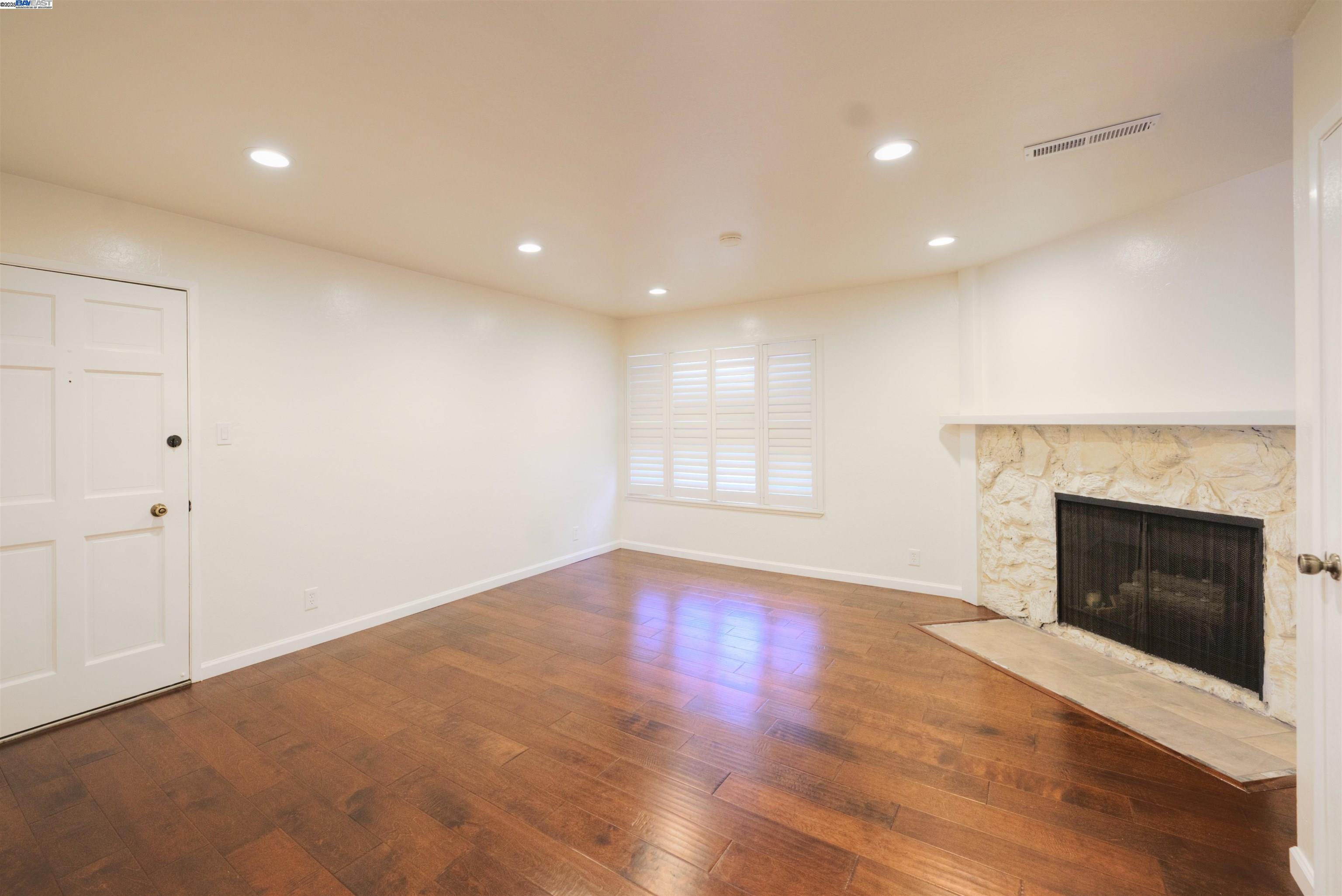 Photo #5: 41105742 Listing 