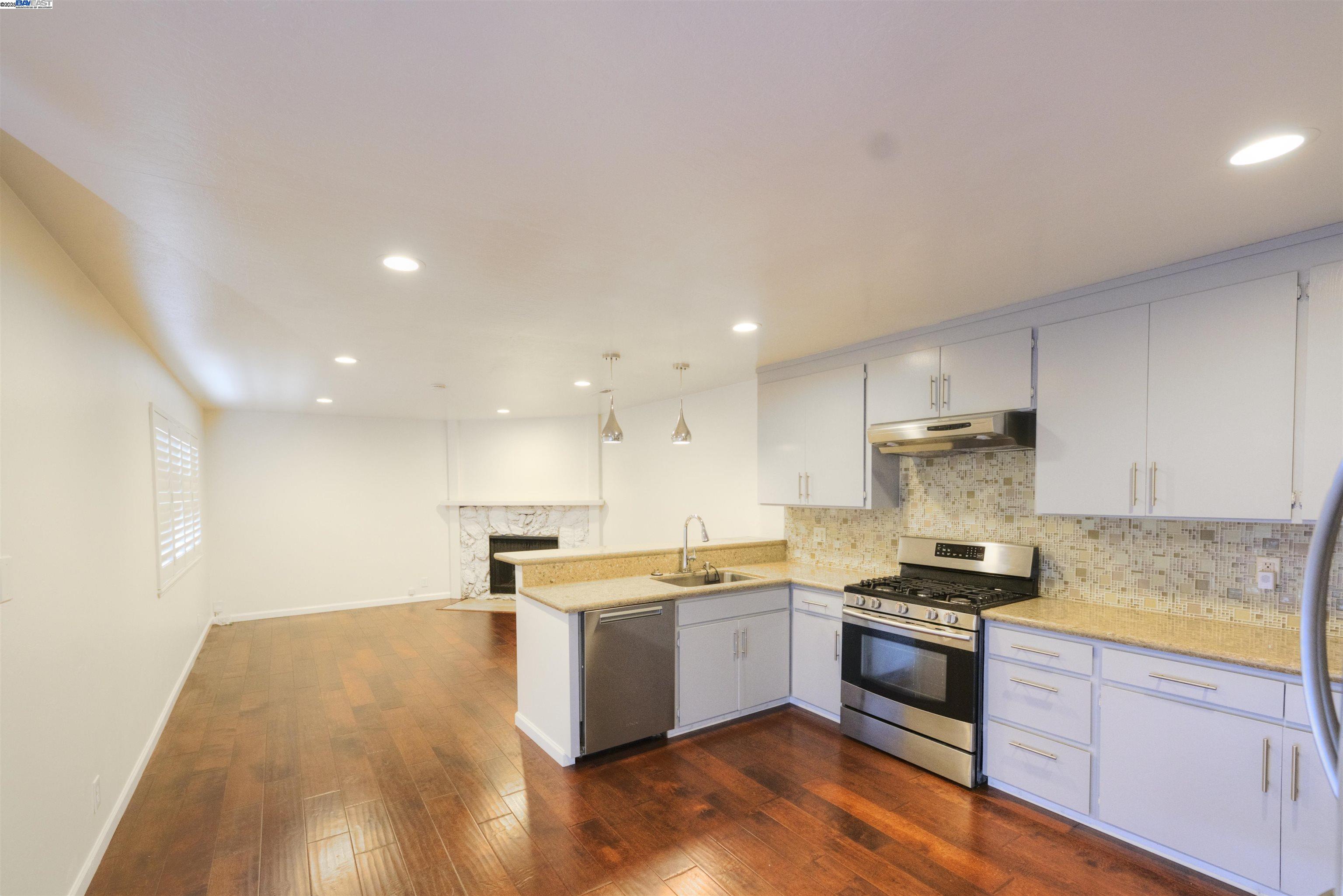 Photo #7: 41105742 Listing: Photo #7
