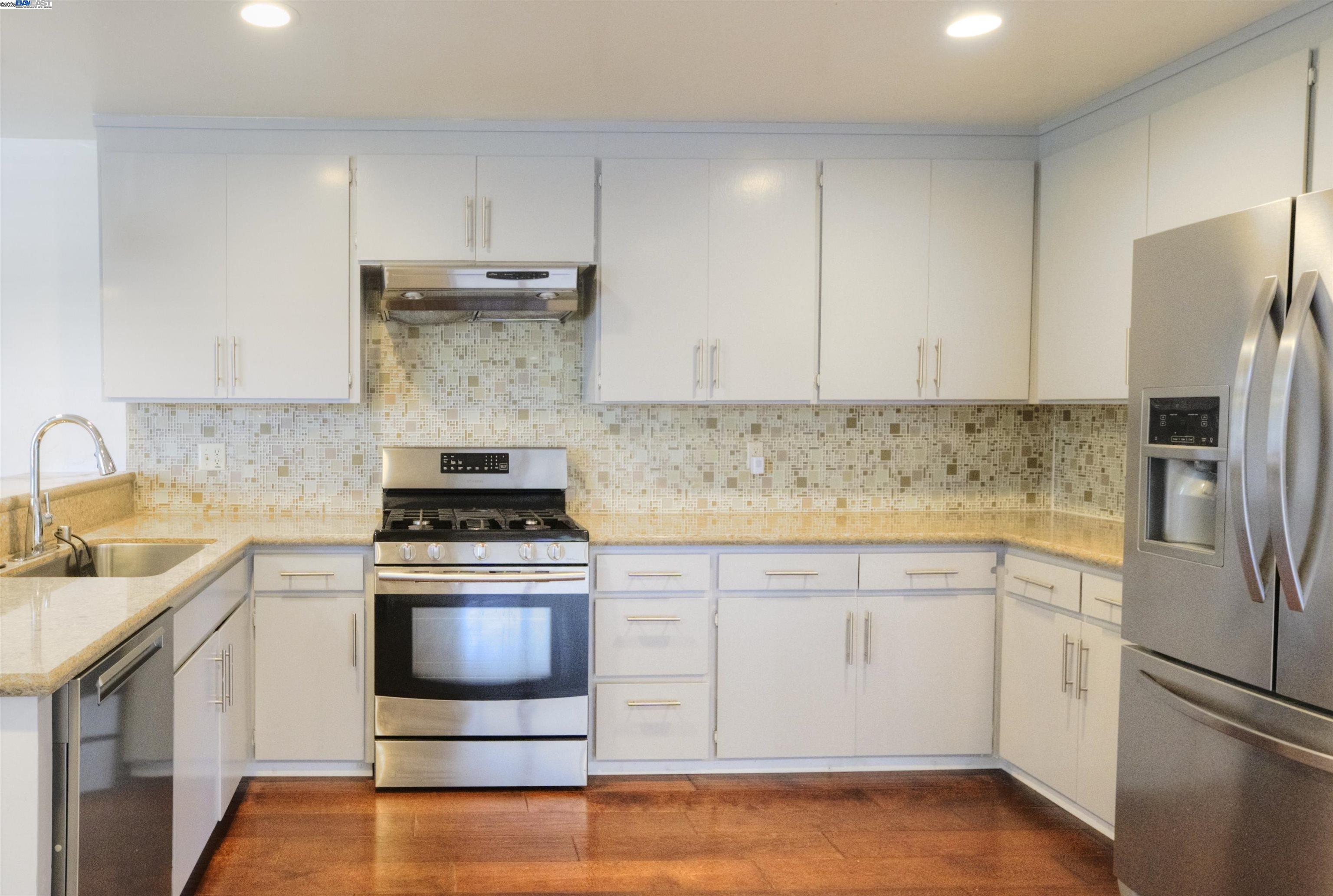 Photo #8: 41105742 Listing: Photo #8