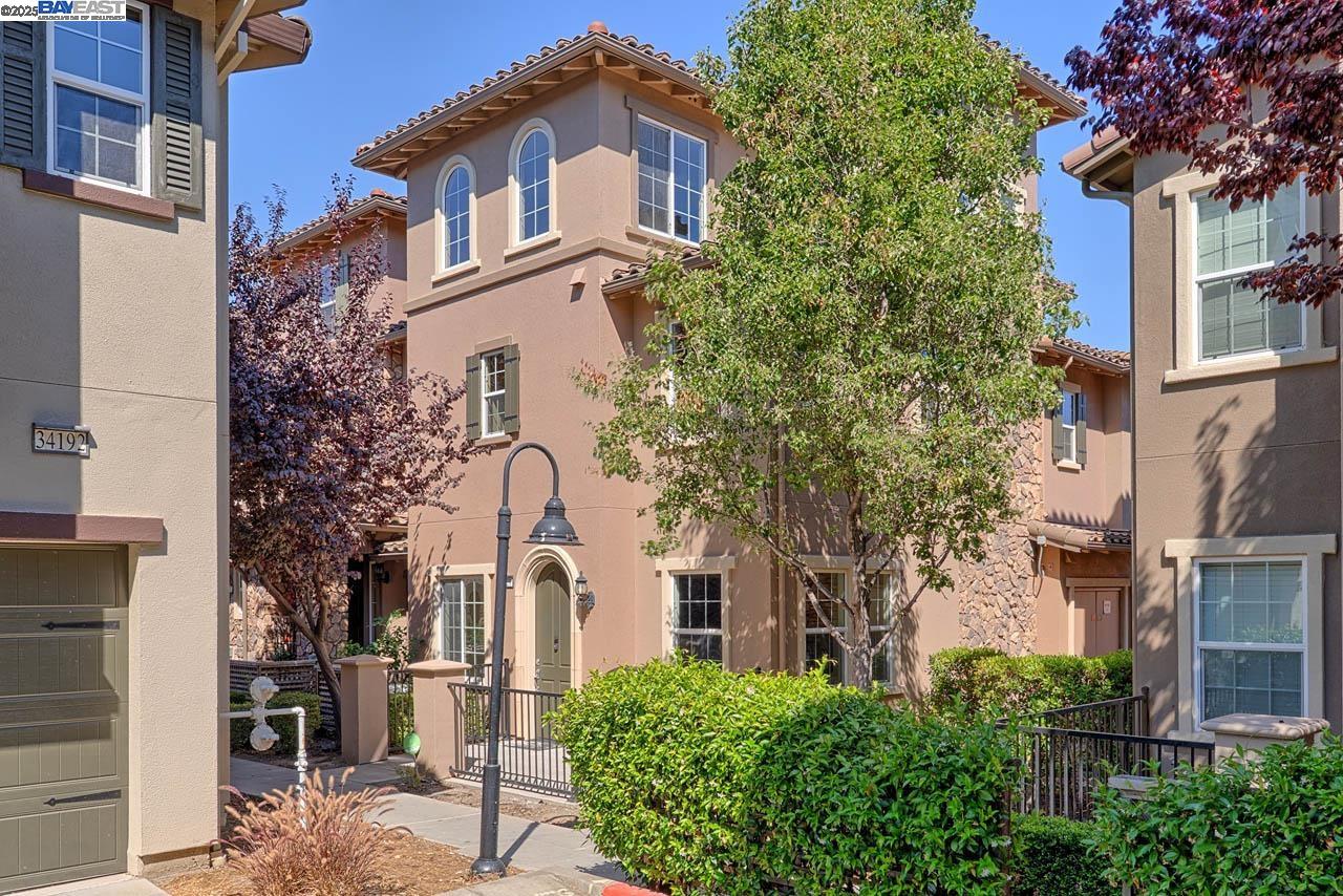 More Details about MLS # 41105743 : 5621 VIA LUGANO