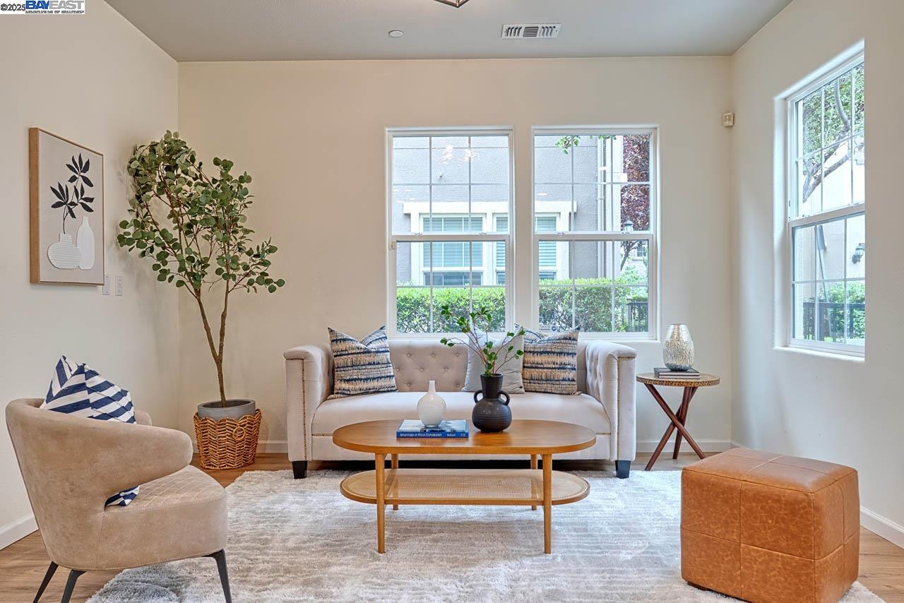 Photo #2: 41105743 Listing 