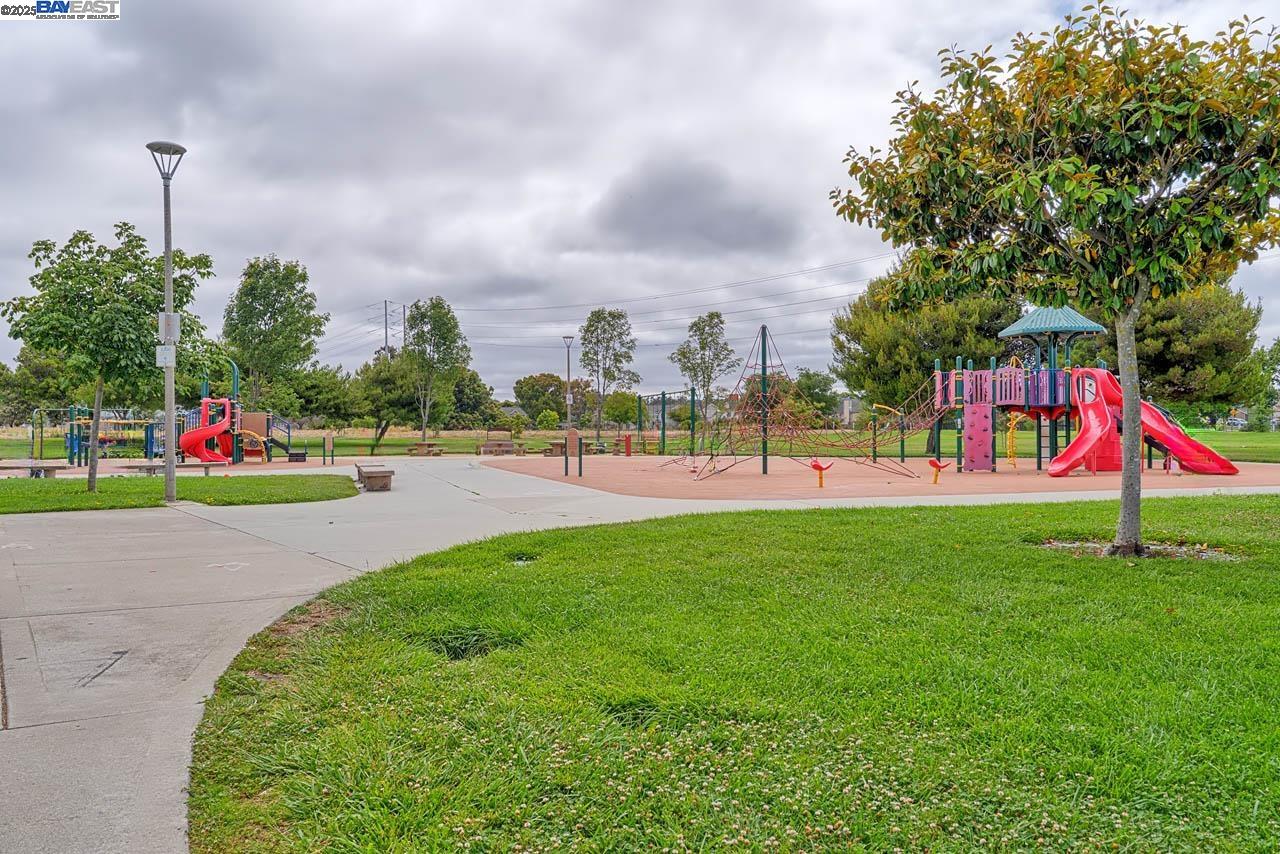 Detail Gallery Image 36 of 38 For 5621 via Lugano, Fremont,  CA 94555 - 3 Beds | 3/1 Baths
