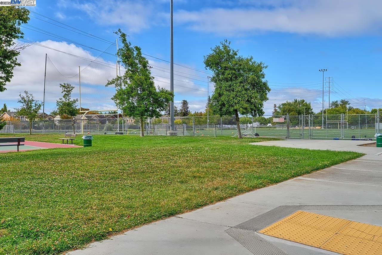 Detail Gallery Image 38 of 38 For 5621 via Lugano, Fremont,  CA 94555 - 3 Beds | 3/1 Baths