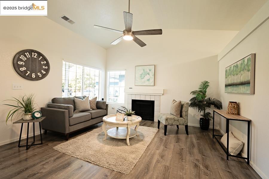 Detail Gallery Image 5 of 30 For 1823 Fort Hall Place, Stockton,  CA 95206 - 2 Beds | 2 Baths