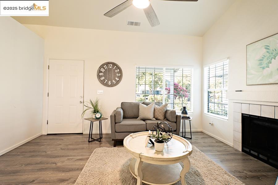 Detail Gallery Image 7 of 30 For 1823 Fort Hall Place, Stockton,  CA 95206 - 2 Beds | 2 Baths