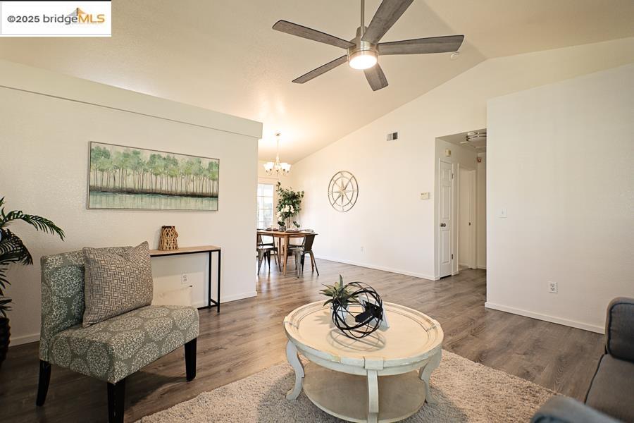 Detail Gallery Image 8 of 30 For 1823 Fort Hall Place, Stockton,  CA 95206 - 2 Beds | 2 Baths