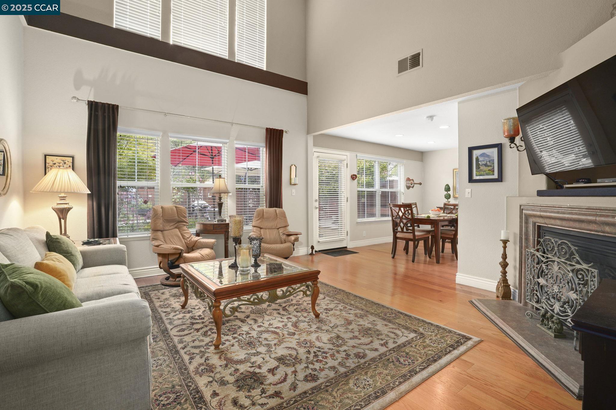 Photo #3: 41105748 Listing 