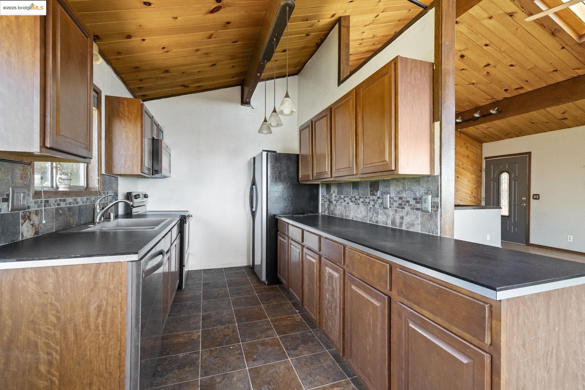 18900 Horizon Court, Tuolumne, California 95379, 3 Bedrooms Bedrooms, 6 Rooms Rooms,2 BathroomsBathrooms,Residential,For Sale,18900 Horizon Court,41105750