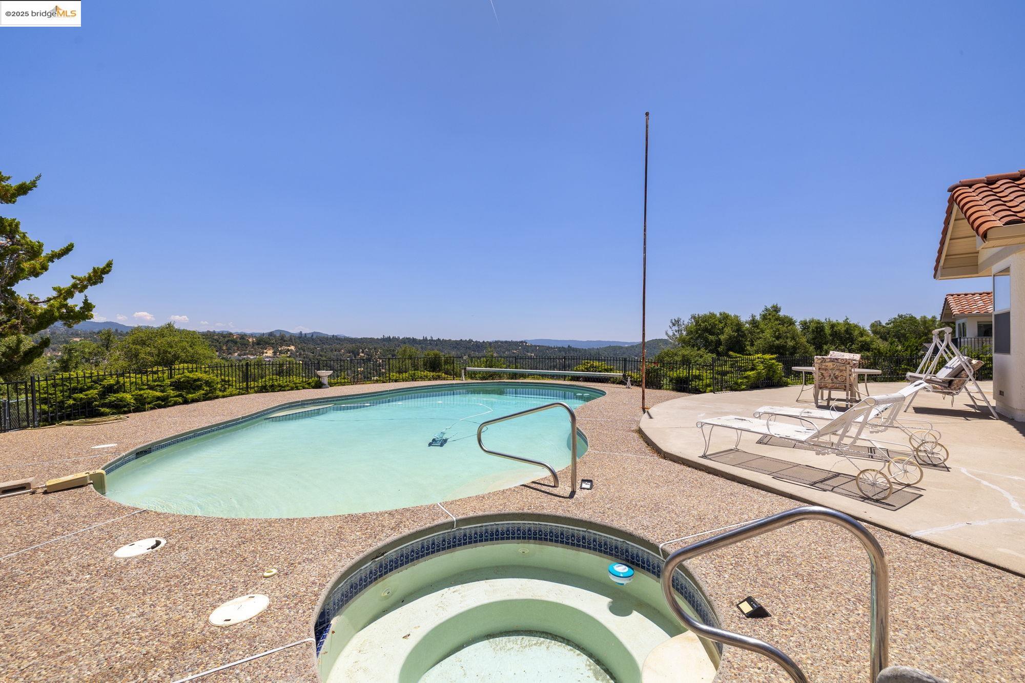 16411 Crestridge Ave, Sonora, California 95370, 4 Bedrooms Bedrooms, 9 Rooms Rooms,3 BathroomsBathrooms,Residential,For Sale,16411 Crestridge Ave,41105753