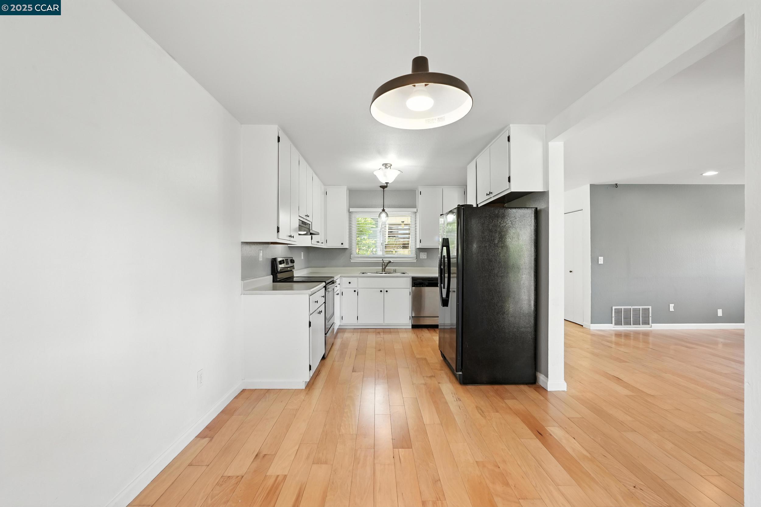 115 Lands End Ct, Vallejo, California 94591, 2 Bedrooms Bedrooms, 5 Rooms Rooms,1 BathroomBathrooms,Residential,For Sale,115 Lands End Ct,41105756