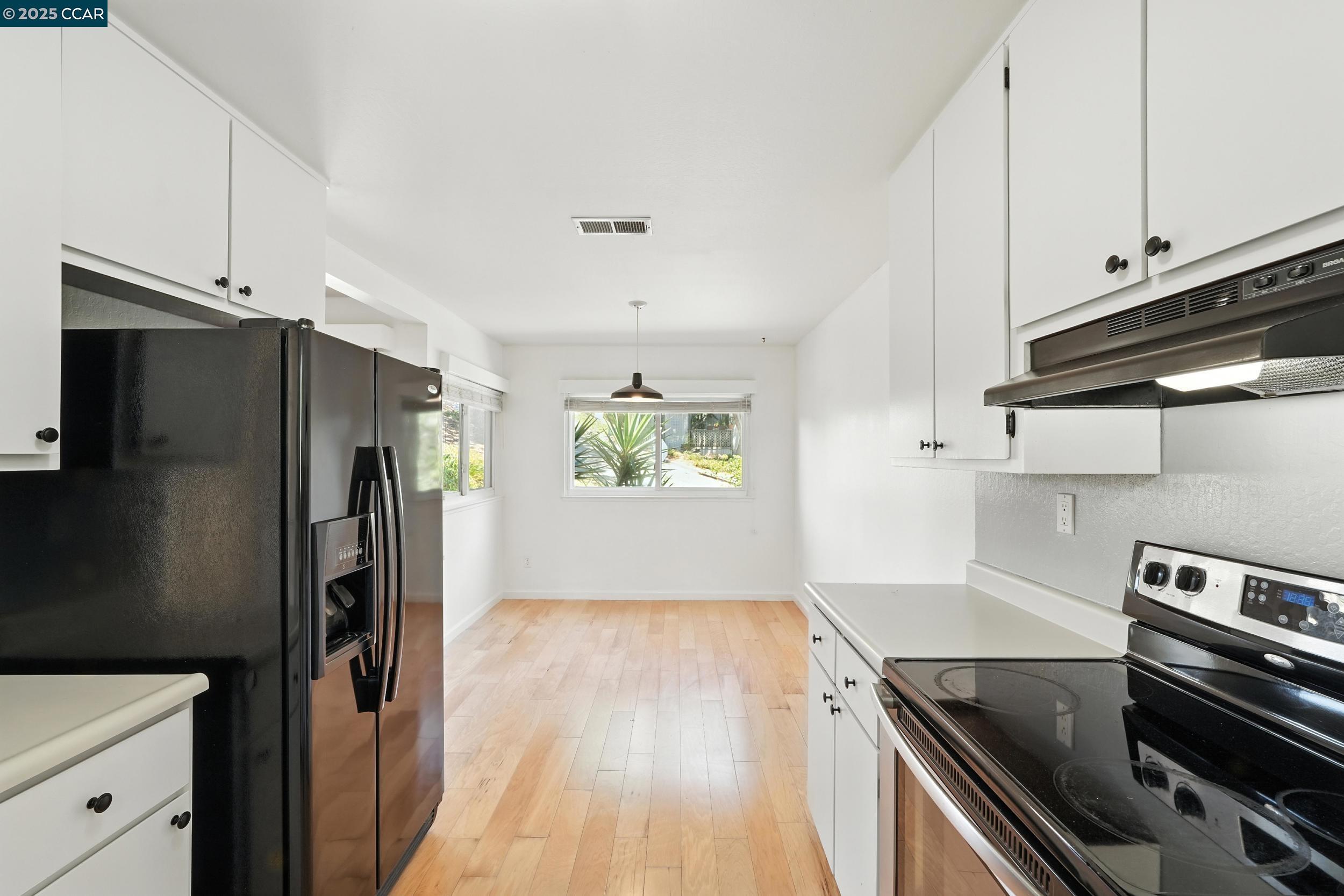 115 Lands End Ct, Vallejo, California 94591, 2 Bedrooms Bedrooms, 5 Rooms Rooms,1 BathroomBathrooms,Residential,For Sale,115 Lands End Ct,41105756