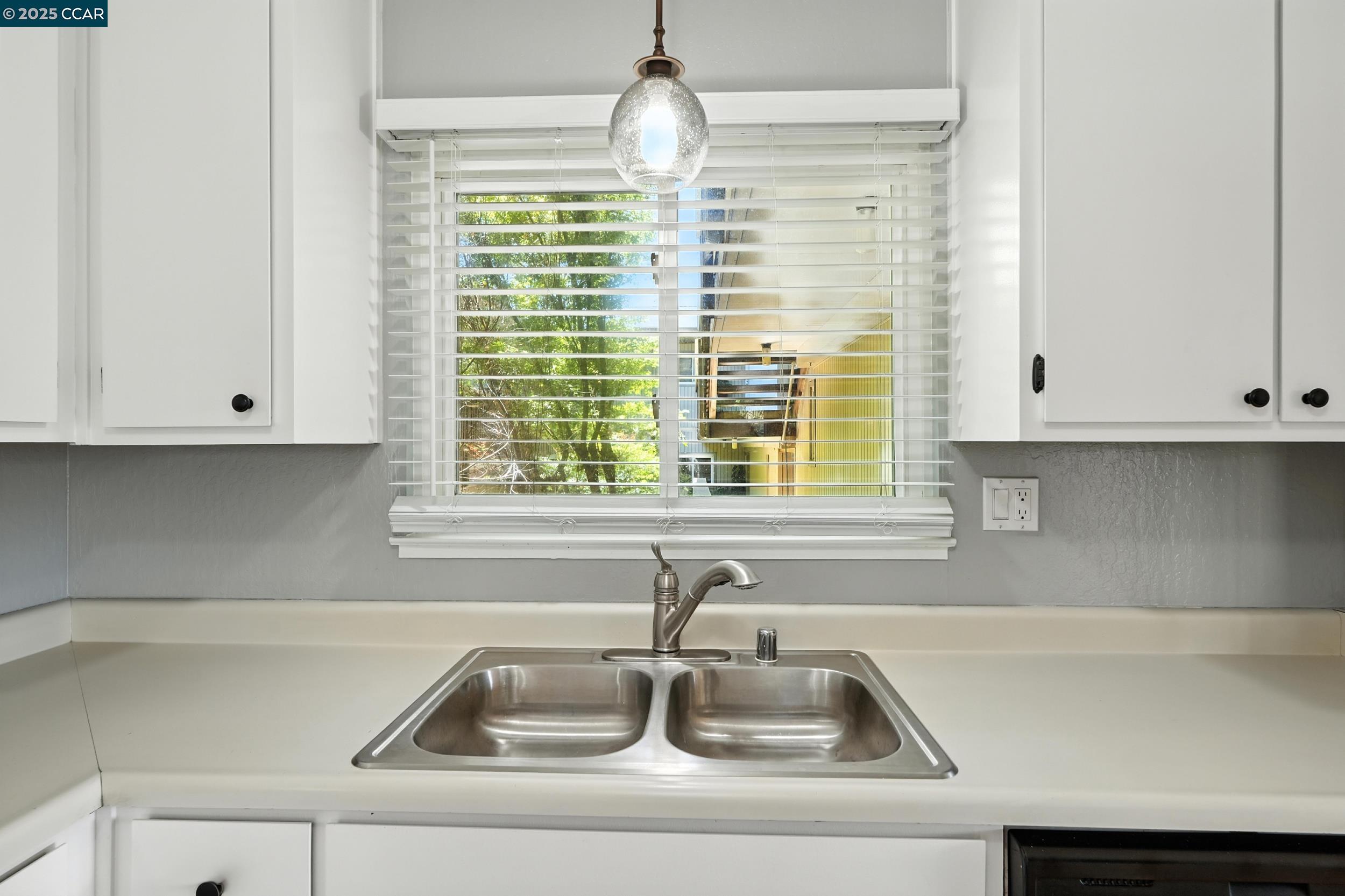 115 Lands End Ct, Vallejo, California 94591, 2 Bedrooms Bedrooms, 5 Rooms Rooms,1 BathroomBathrooms,Residential,For Sale,115 Lands End Ct,41105756