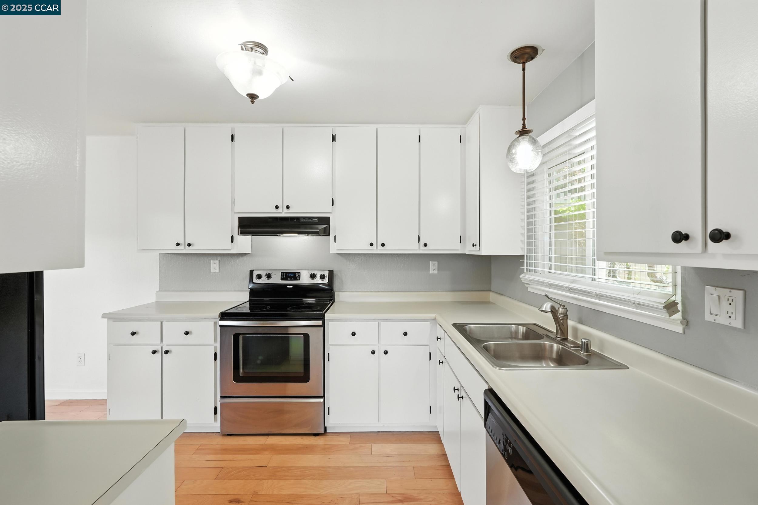 115 Lands End Ct, Vallejo, California 94591, 2 Bedrooms Bedrooms, 5 Rooms Rooms,1 BathroomBathrooms,Residential,For Sale,115 Lands End Ct,41105756