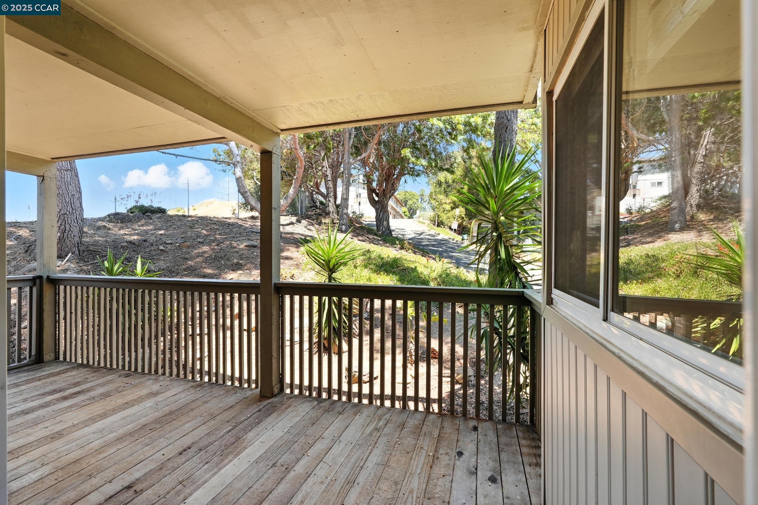 115 Lands End Ct, Vallejo, California 94591, 2 Bedrooms Bedrooms, 5 Rooms Rooms,1 BathroomBathrooms,Residential,For Sale,115 Lands End Ct,41105756