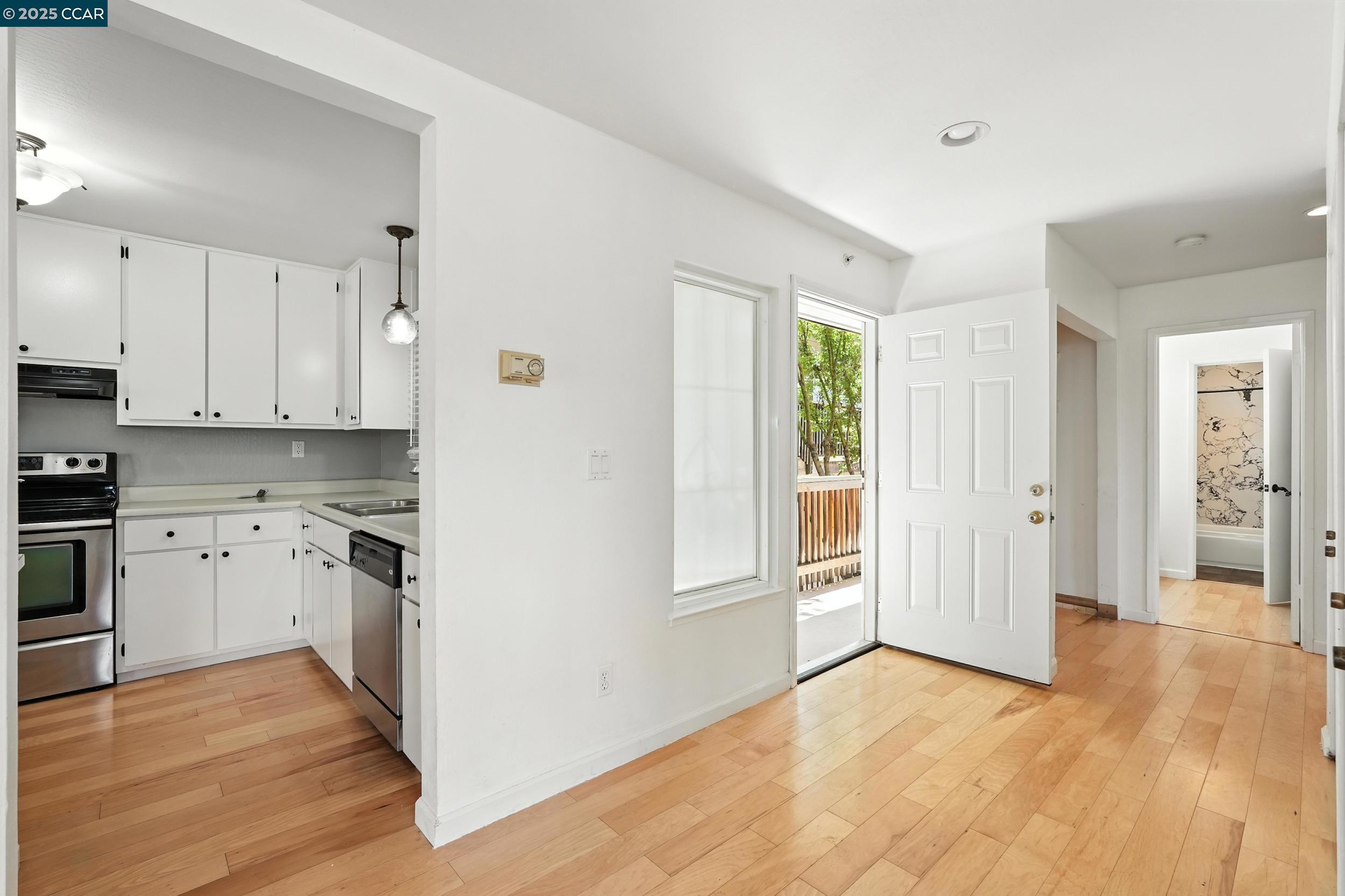 115 Lands End Ct, Vallejo, California 94591, 2 Bedrooms Bedrooms, 5 Rooms Rooms,1 BathroomBathrooms,Residential,For Sale,115 Lands End Ct,41105756