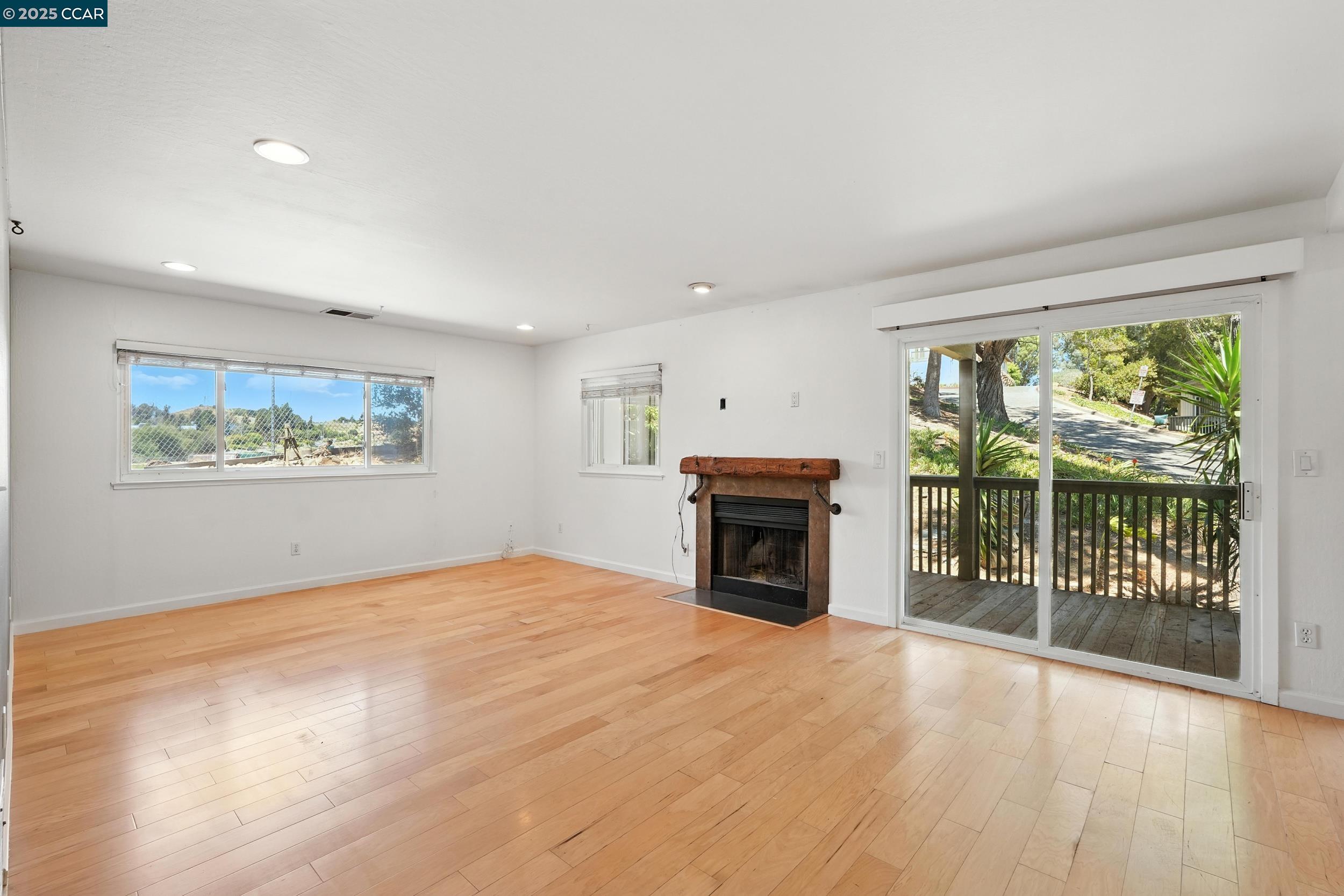 115 Lands End Ct, Vallejo, California 94591, 2 Bedrooms Bedrooms, 5 Rooms Rooms,1 BathroomBathrooms,Residential,For Sale,115 Lands End Ct,41105756