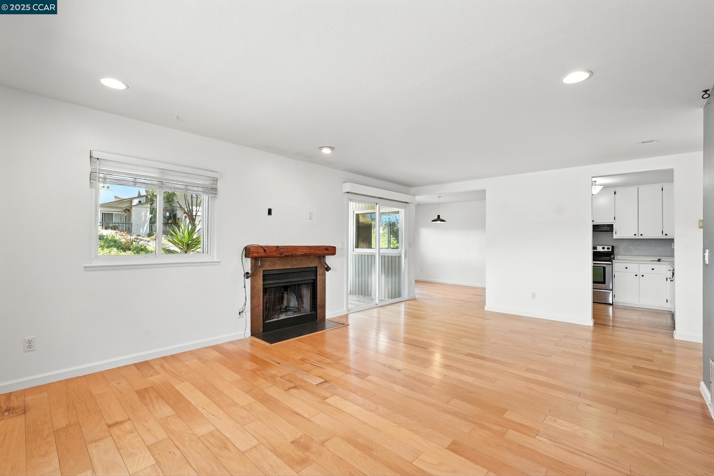 115 Lands End Ct, Vallejo, California 94591, 2 Bedrooms Bedrooms, 5 Rooms Rooms,1 BathroomBathrooms,Residential,For Sale,115 Lands End Ct,41105756