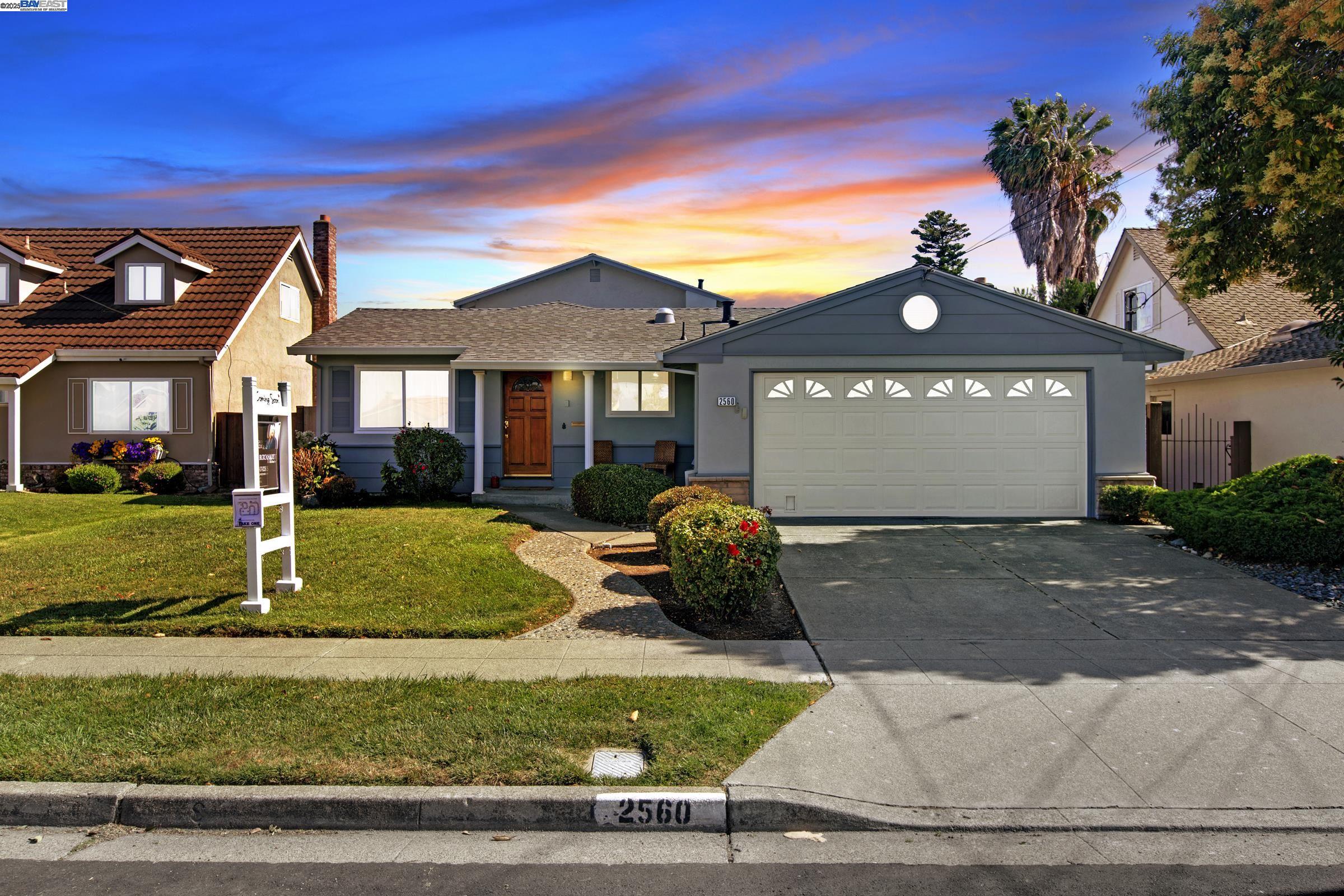 Detail Gallery Image 2 of 57 For 2560 Phelan Avenue, Hayward,  CA 94545 - 4 Beds | 3 Baths