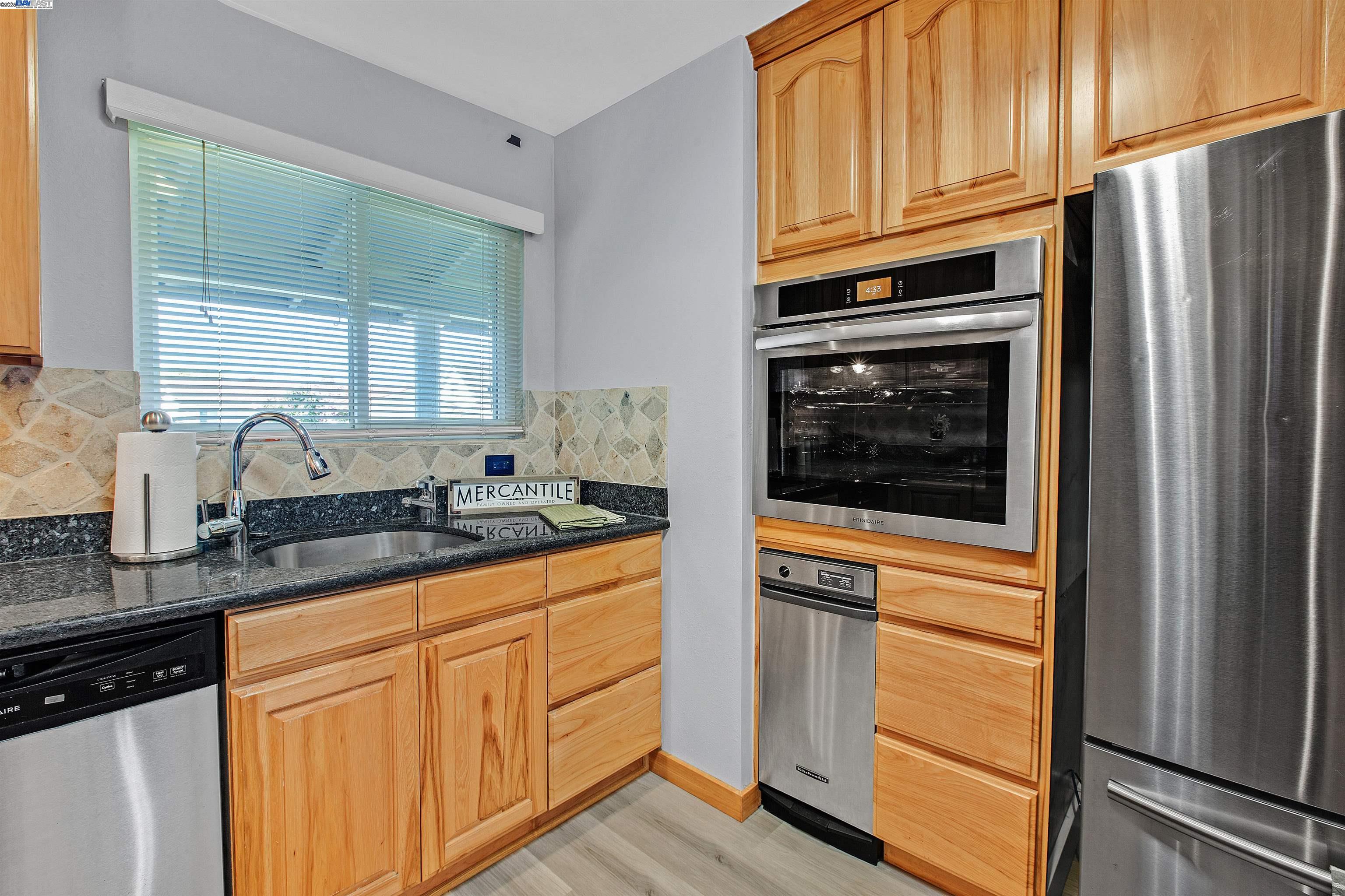 Detail Gallery Image 15 of 57 For 2560 Phelan Avenue, Hayward,  CA 94545 - 4 Beds | 3 Baths