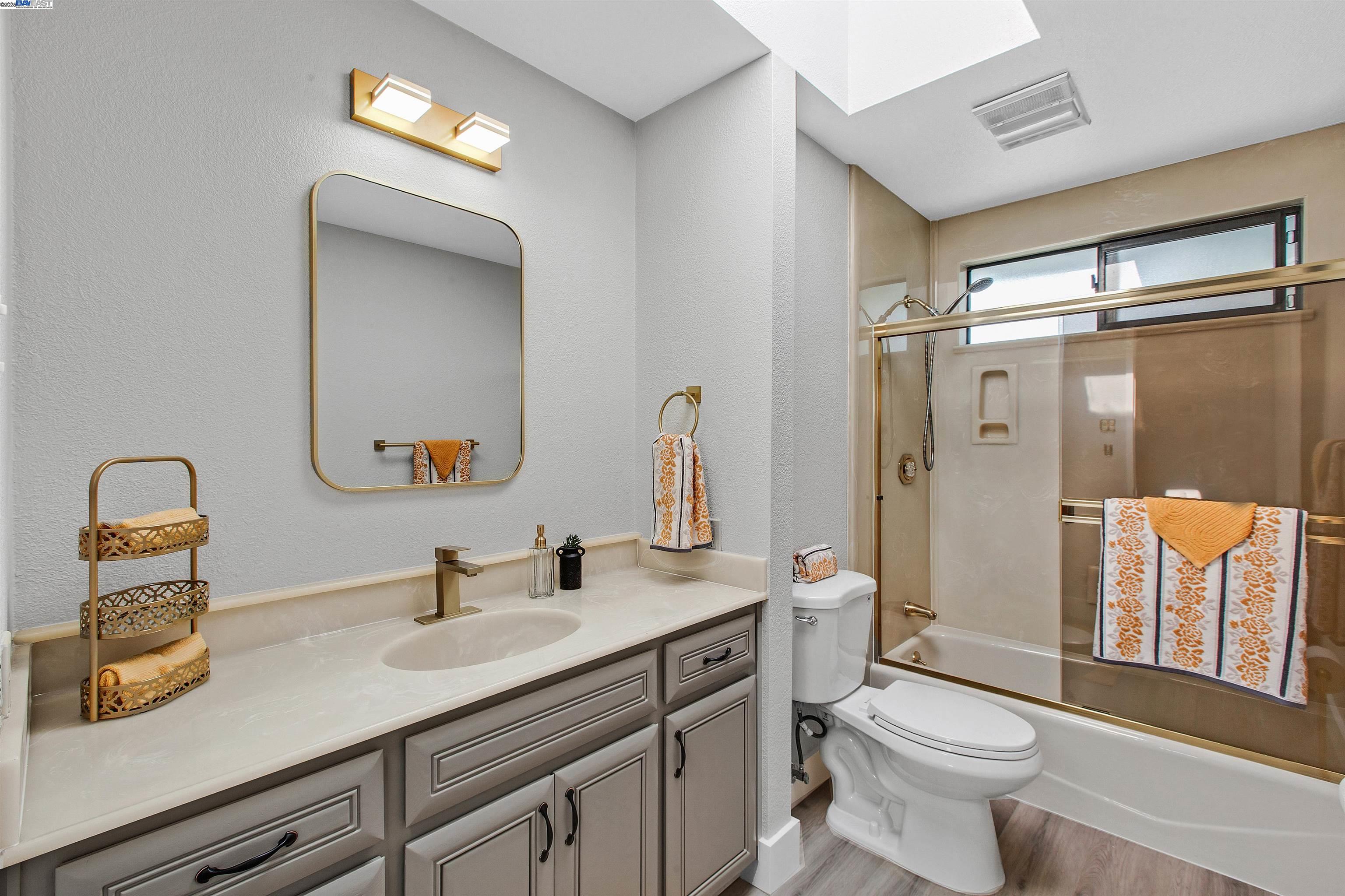Detail Gallery Image 25 of 57 For 2560 Phelan Avenue, Hayward,  CA 94545 - 4 Beds | 3 Baths