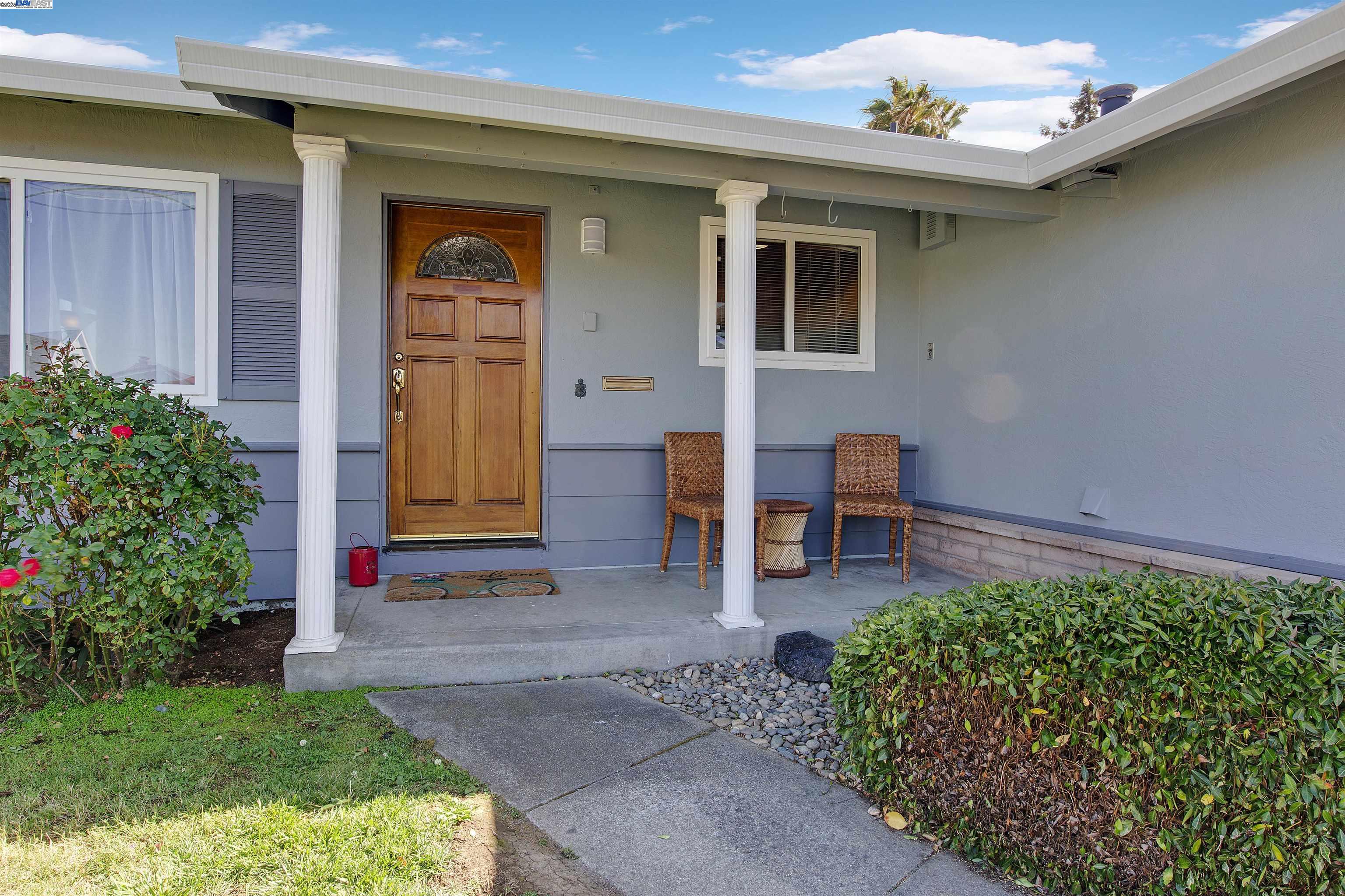 Detail Gallery Image 4 of 57 For 2560 Phelan Avenue, Hayward,  CA 94545 - 4 Beds | 3 Baths