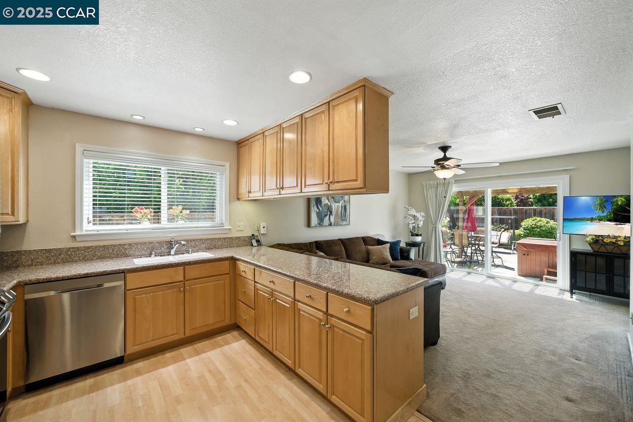 2886 Saint Denis Dr, San Ramon, California 94583, 3 Bedrooms Bedrooms, 8 Rooms Rooms,2 BathroomsBathrooms,Residential,For Sale,2886 Saint Denis Dr,41105761
