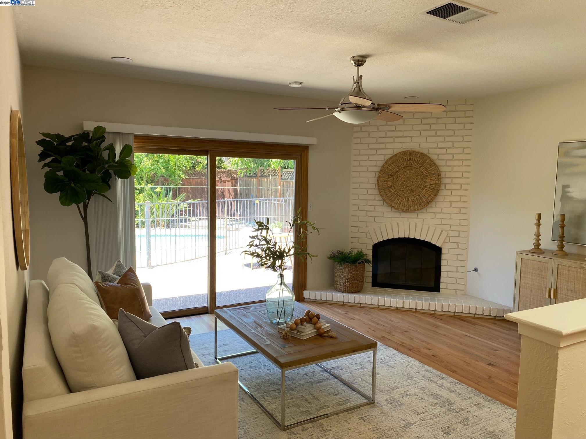 Detail Gallery Image 12 of 29 For 5041 Golden Rd, Pleasanton,  CA 94566 - 4 Beds | 2 Baths