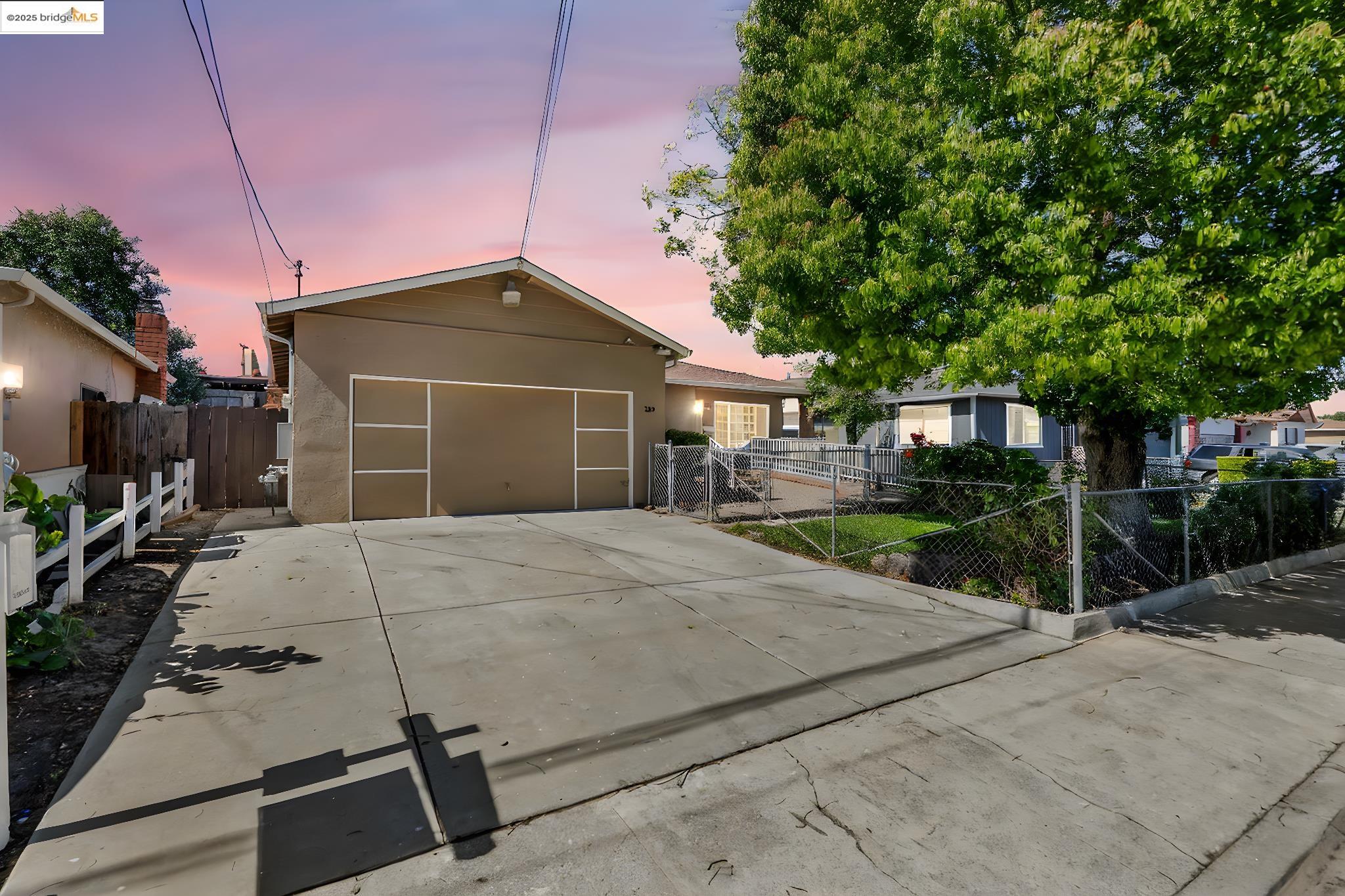 Detail Gallery Image 1 of 1 For 249 Royce Way, Pittsburg,  CA 94565 - 4 Beds | 2 Baths