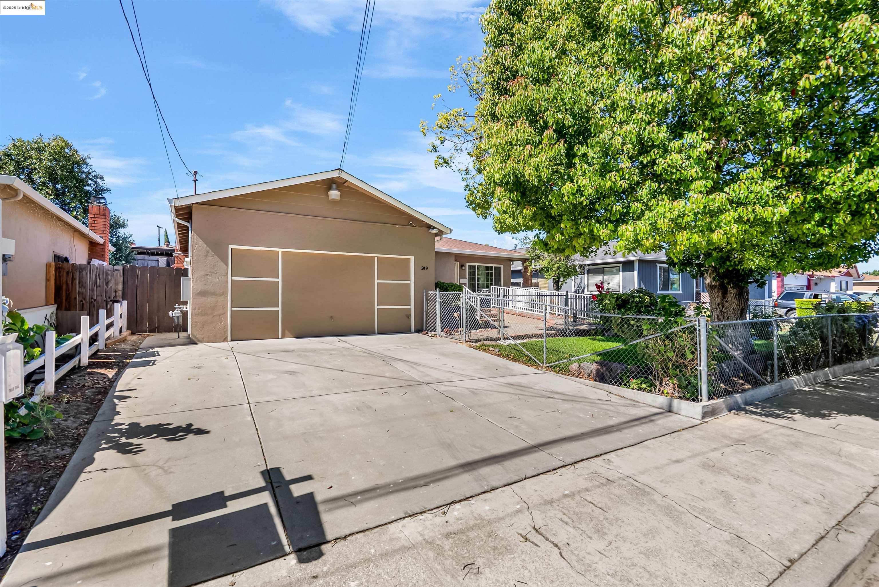 249 Royce Way, Pittsburg, California 94565, 4 Bedrooms Bedrooms, 7 Rooms Rooms,2 BathroomsBathrooms,Residential,For Sale,249 Royce Way,41105764
