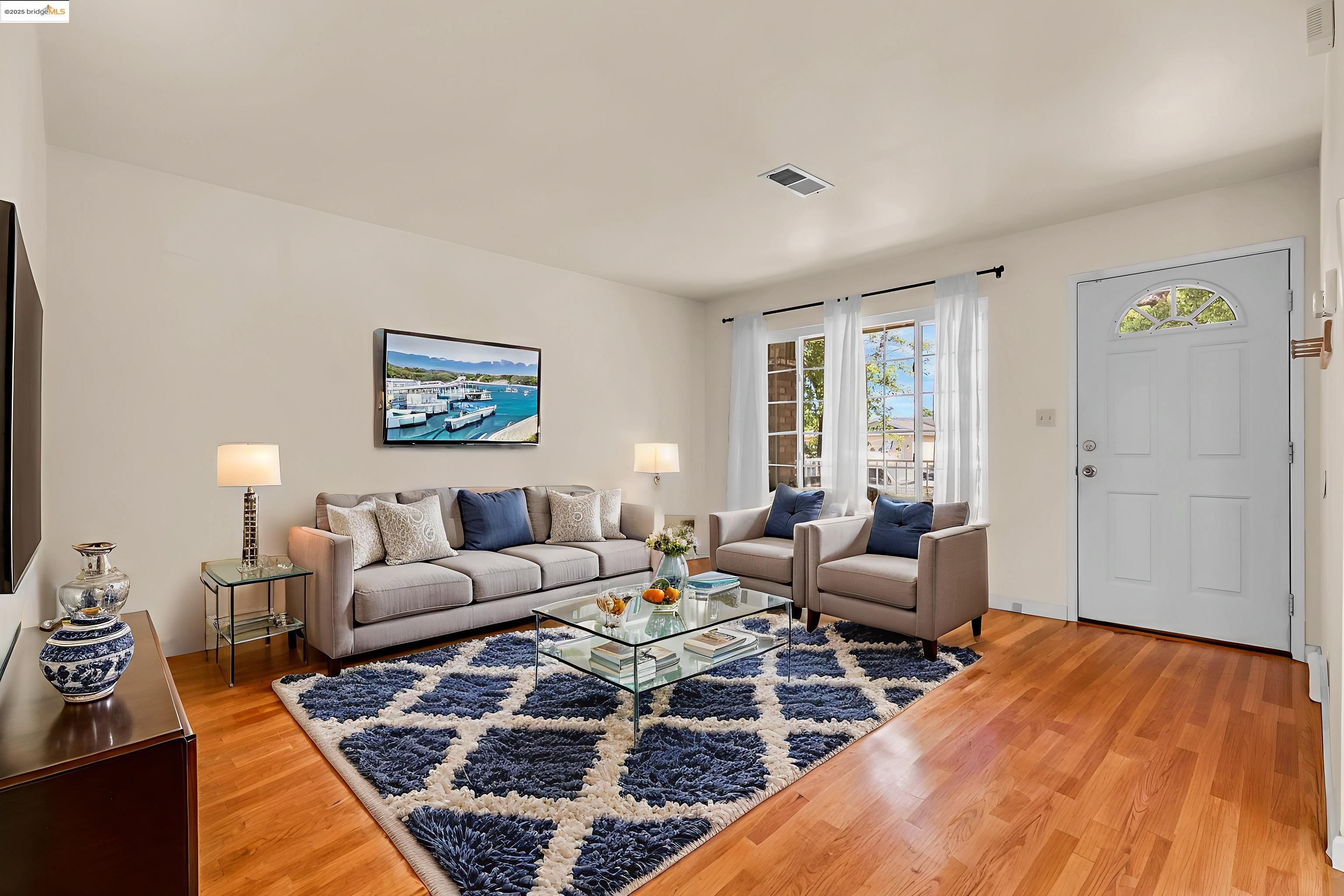 249 Royce Way, Pittsburg, California 94565, 4 Bedrooms Bedrooms, 7 Rooms Rooms,2 BathroomsBathrooms,Residential,For Sale,249 Royce Way,41105764