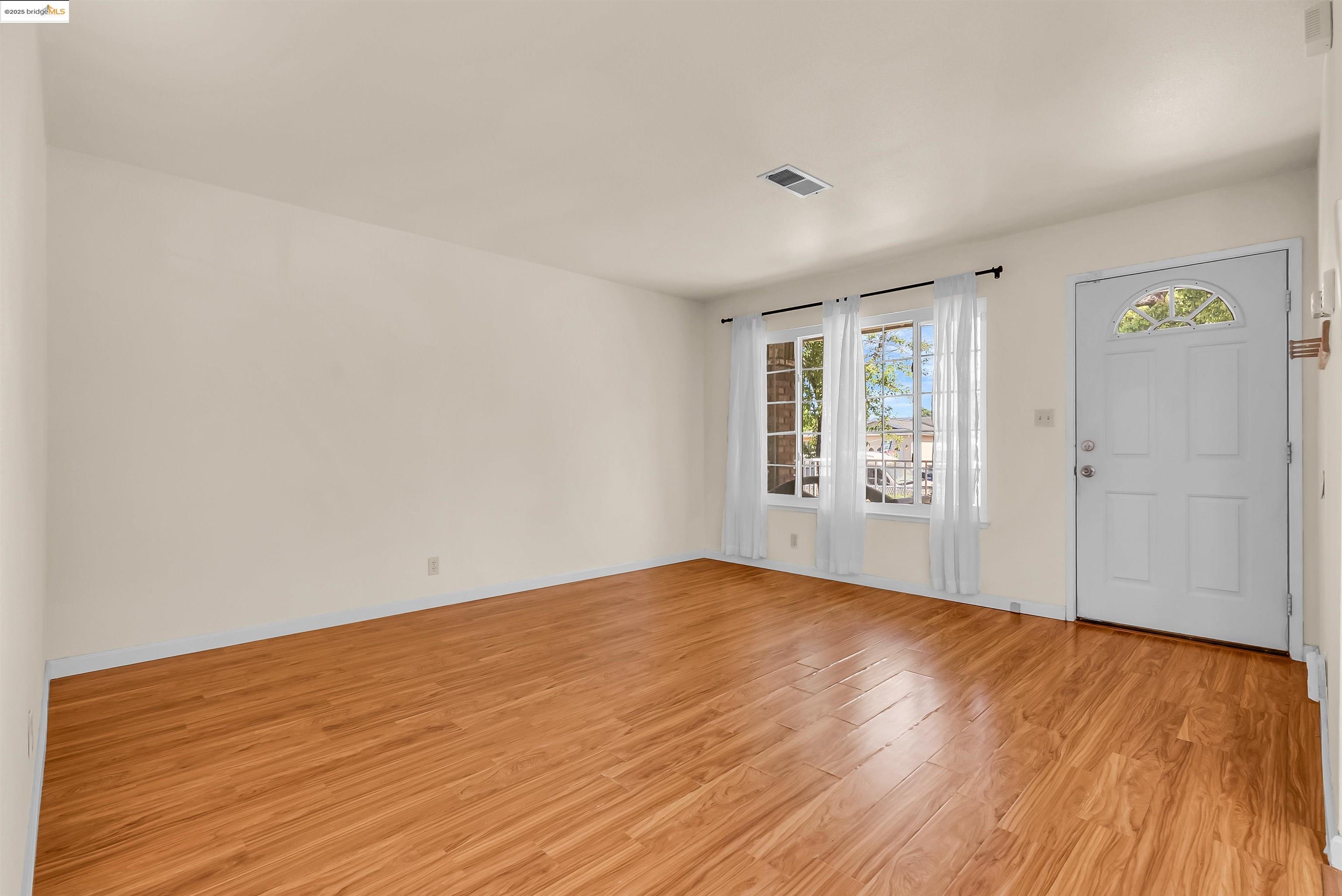 249 Royce Way, Pittsburg, California 94565, 4 Bedrooms Bedrooms, 7 Rooms Rooms,2 BathroomsBathrooms,Residential,For Sale,249 Royce Way,41105764