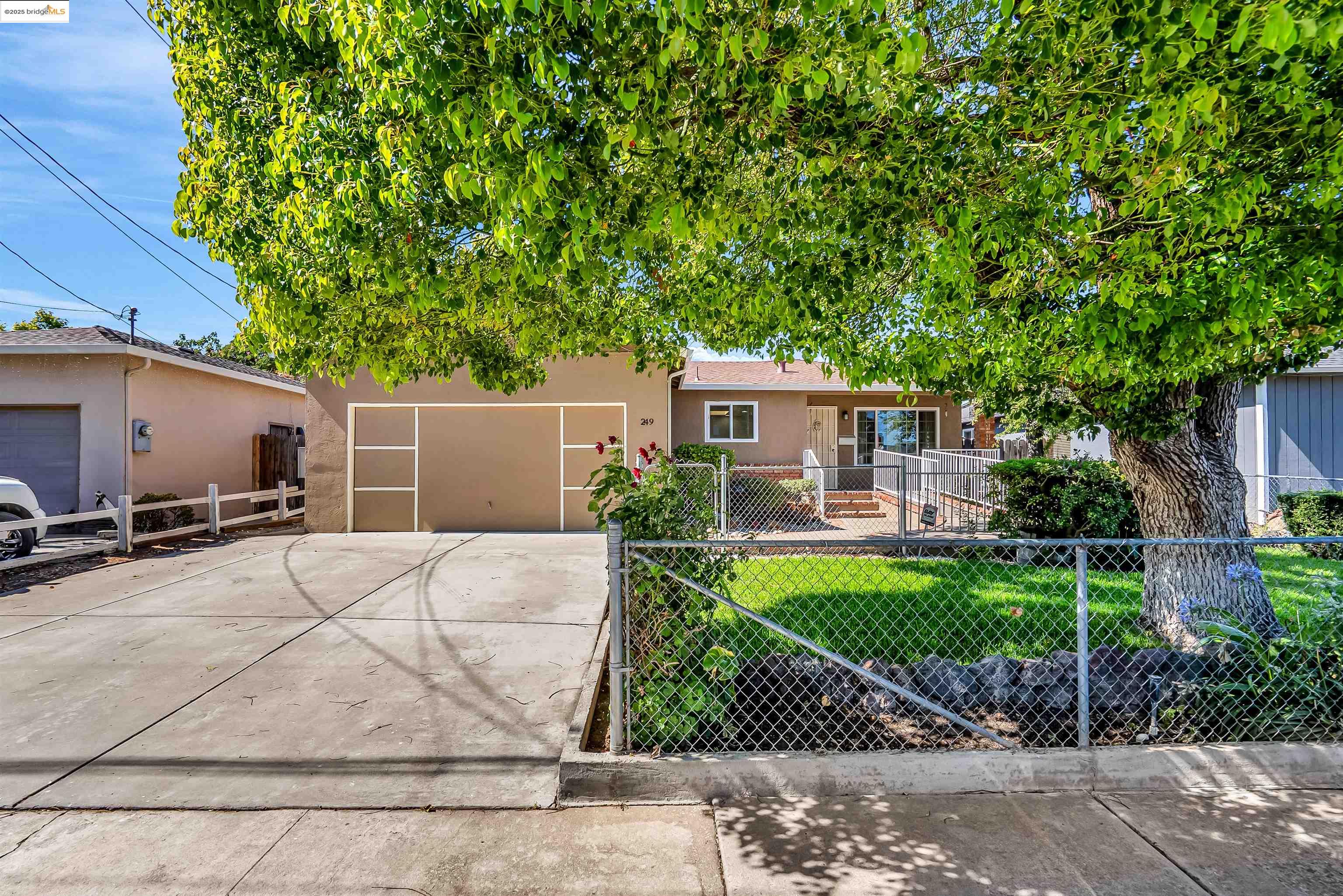 249 Royce Way, Pittsburg, California 94565, 4 Bedrooms Bedrooms, 7 Rooms Rooms,2 BathroomsBathrooms,Residential,For Sale,249 Royce Way,41105764