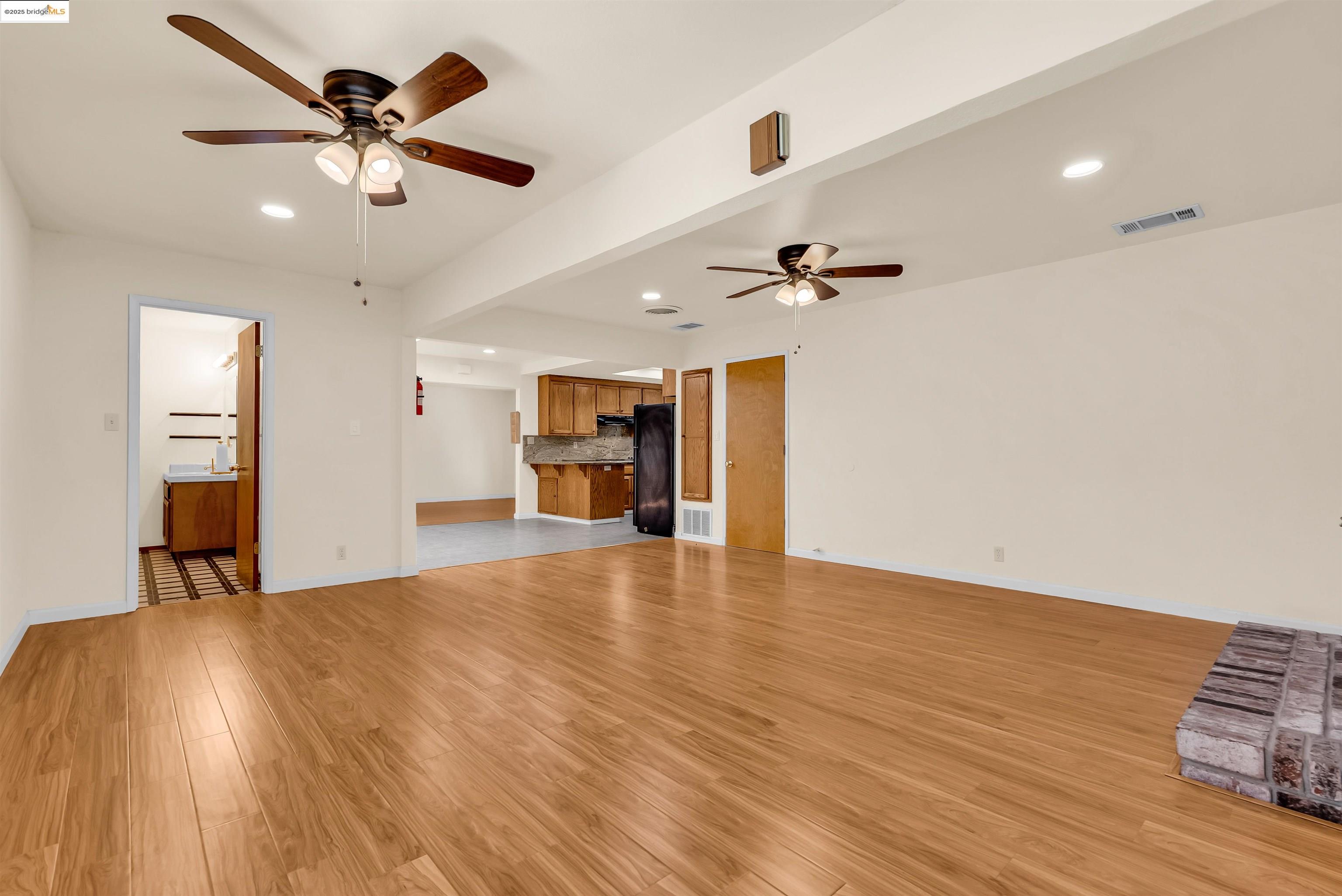 249 Royce Way, Pittsburg, California 94565, 4 Bedrooms Bedrooms, 7 Rooms Rooms,2 BathroomsBathrooms,Residential,For Sale,249 Royce Way,41105764