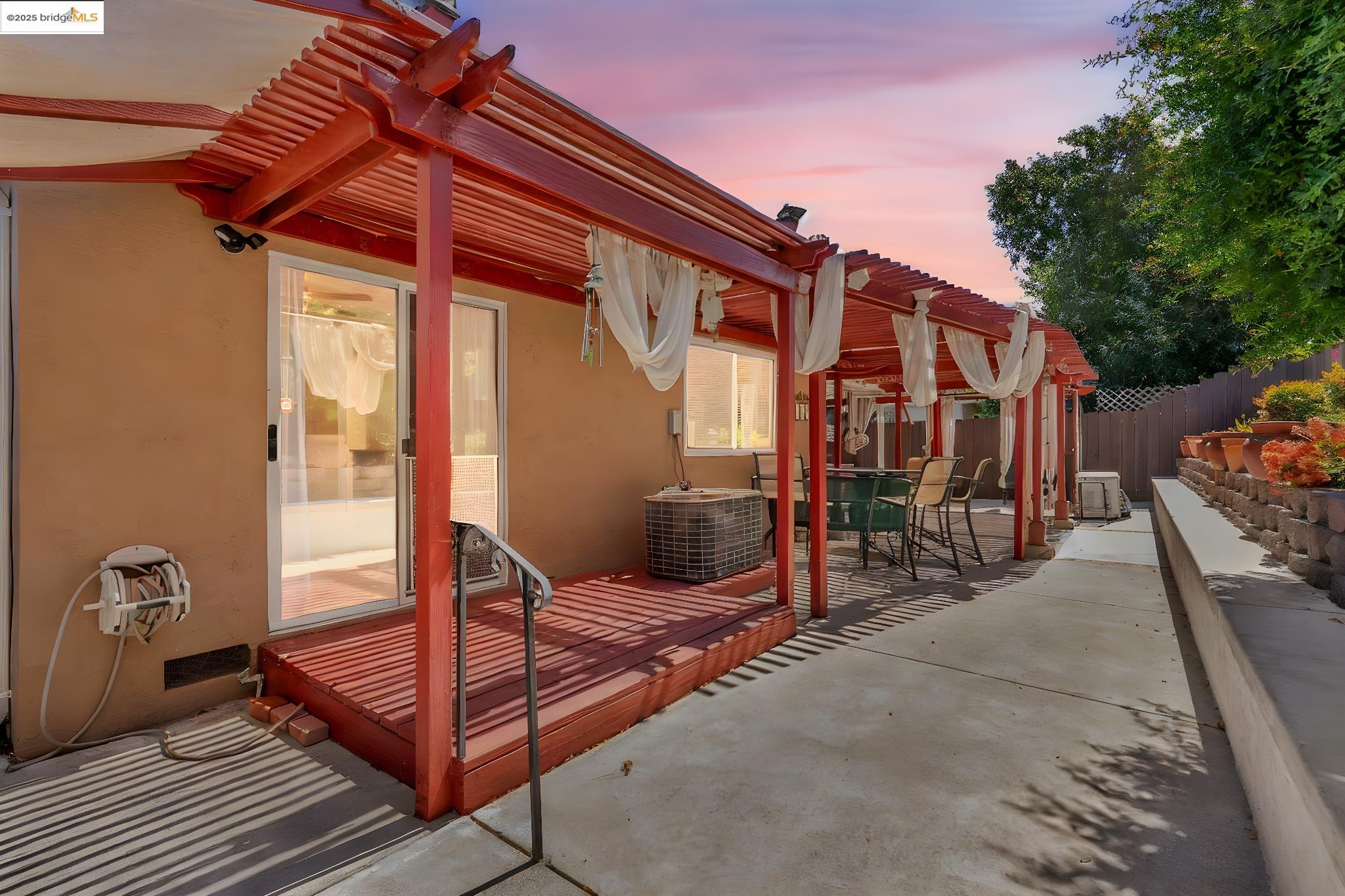 249 Royce Way, Pittsburg, California 94565, 4 Bedrooms Bedrooms, 7 Rooms Rooms,2 BathroomsBathrooms,Residential,For Sale,249 Royce Way,41105764