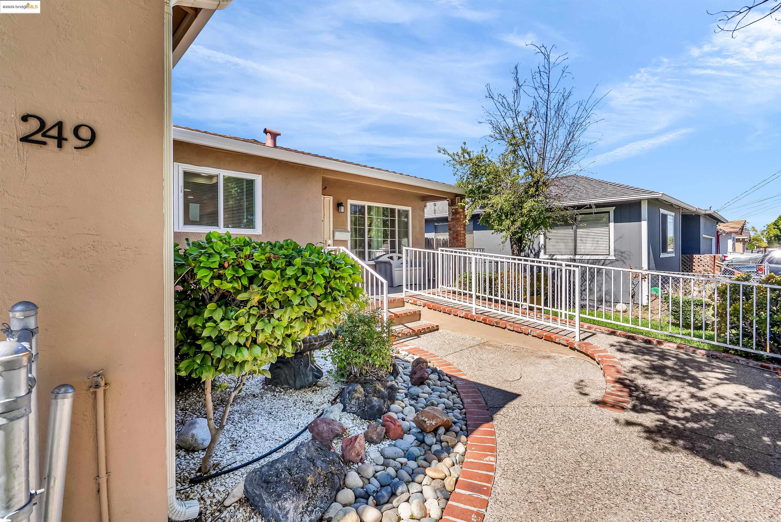 249 Royce Way, Pittsburg, California 94565, 4 Bedrooms Bedrooms, 7 Rooms Rooms,2 BathroomsBathrooms,Residential,For Sale,249 Royce Way,41105764