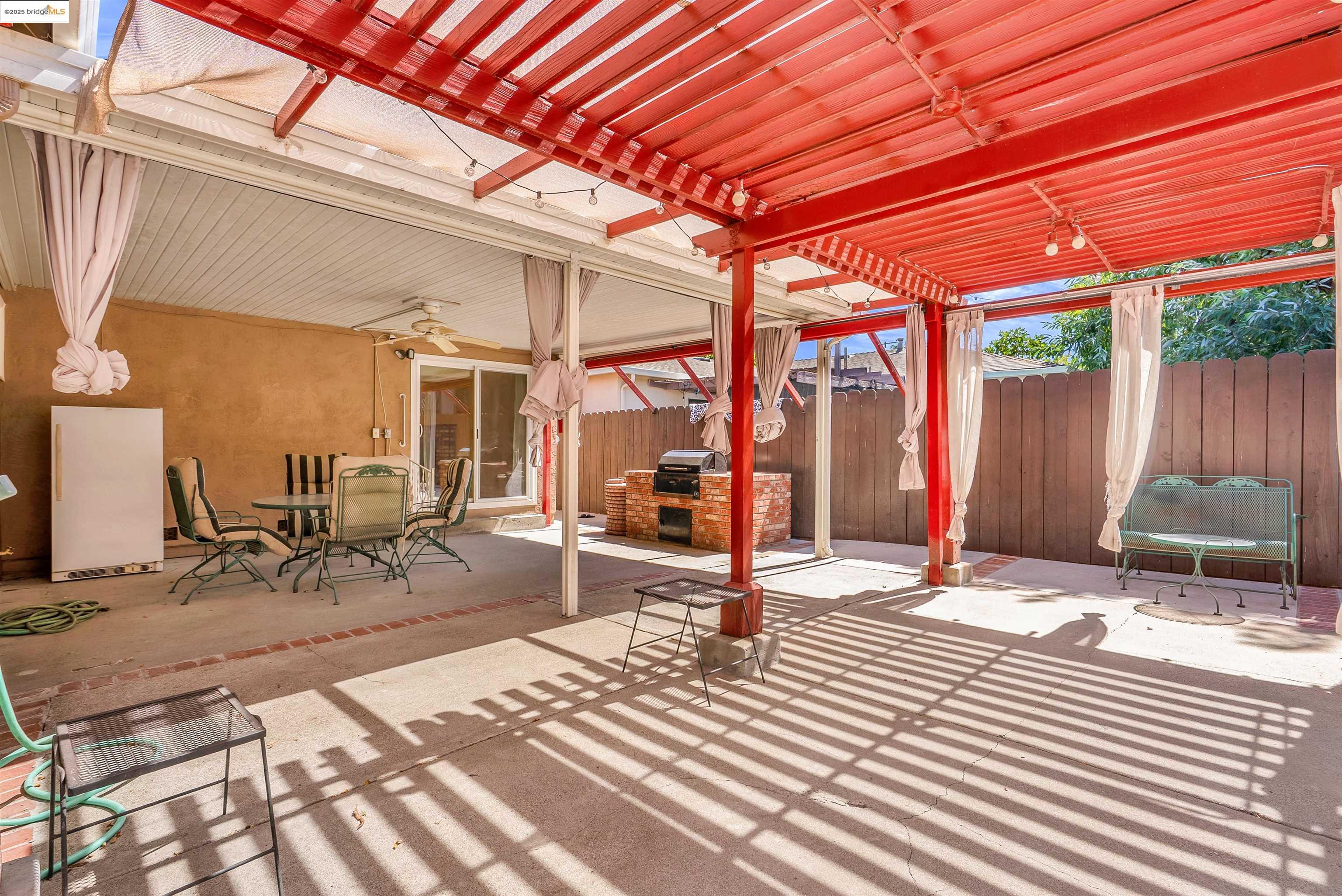 249 Royce Way, Pittsburg, California 94565, 4 Bedrooms Bedrooms, 7 Rooms Rooms,2 BathroomsBathrooms,Residential,For Sale,249 Royce Way,41105764