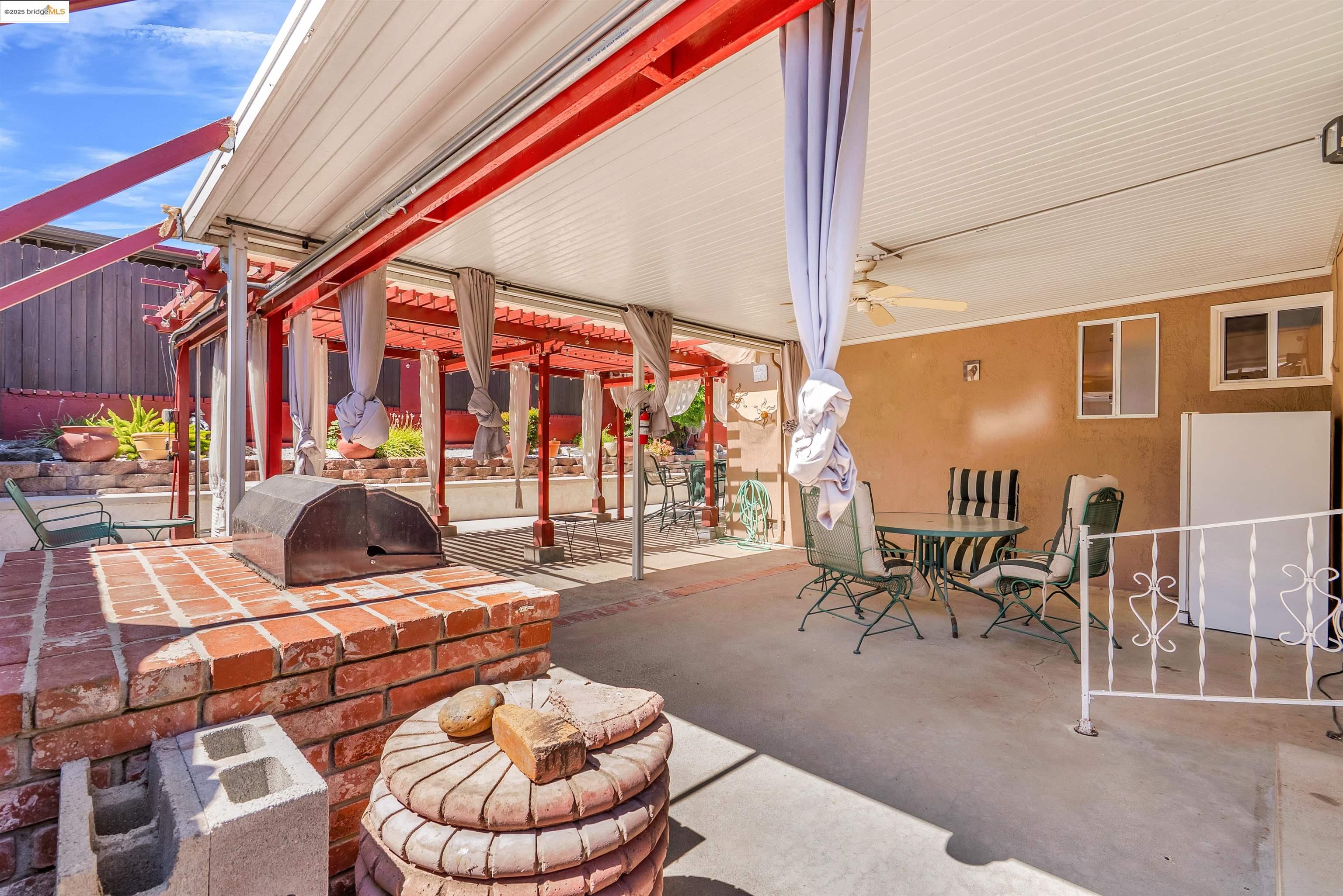 249 Royce Way, Pittsburg, California 94565, 4 Bedrooms Bedrooms, 7 Rooms Rooms,2 BathroomsBathrooms,Residential,For Sale,249 Royce Way,41105764