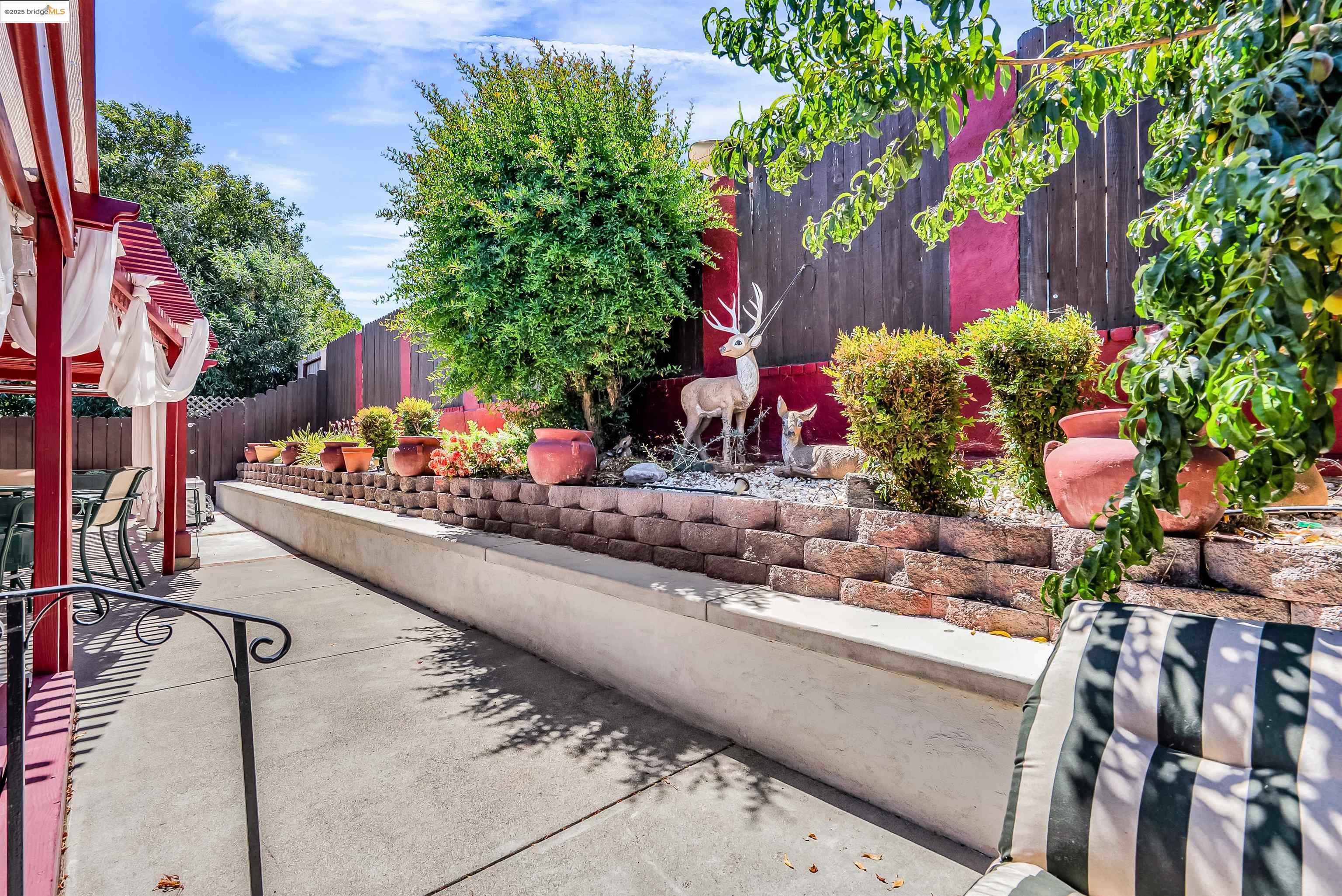 249 Royce Way, Pittsburg, California 94565, 4 Bedrooms Bedrooms, 7 Rooms Rooms,2 BathroomsBathrooms,Residential,For Sale,249 Royce Way,41105764