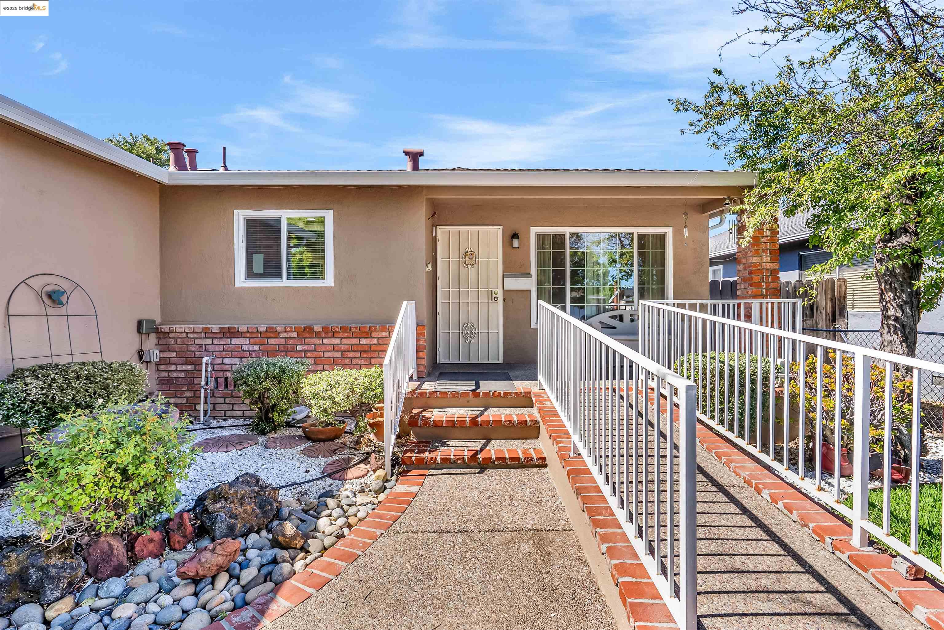 249 Royce Way, Pittsburg, California 94565, 4 Bedrooms Bedrooms, 7 Rooms Rooms,2 BathroomsBathrooms,Residential,For Sale,249 Royce Way,41105764