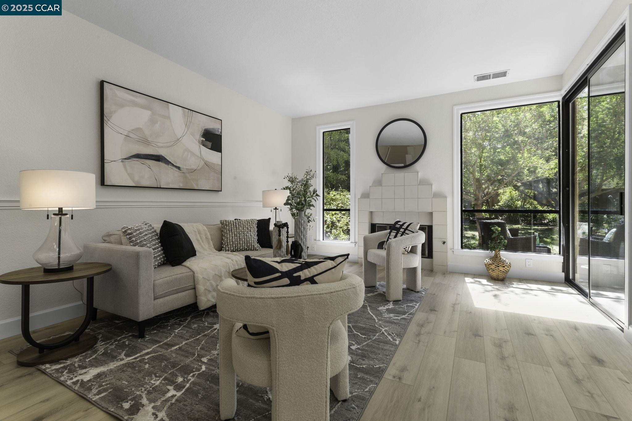 Photo #4: 41105765 Listing 