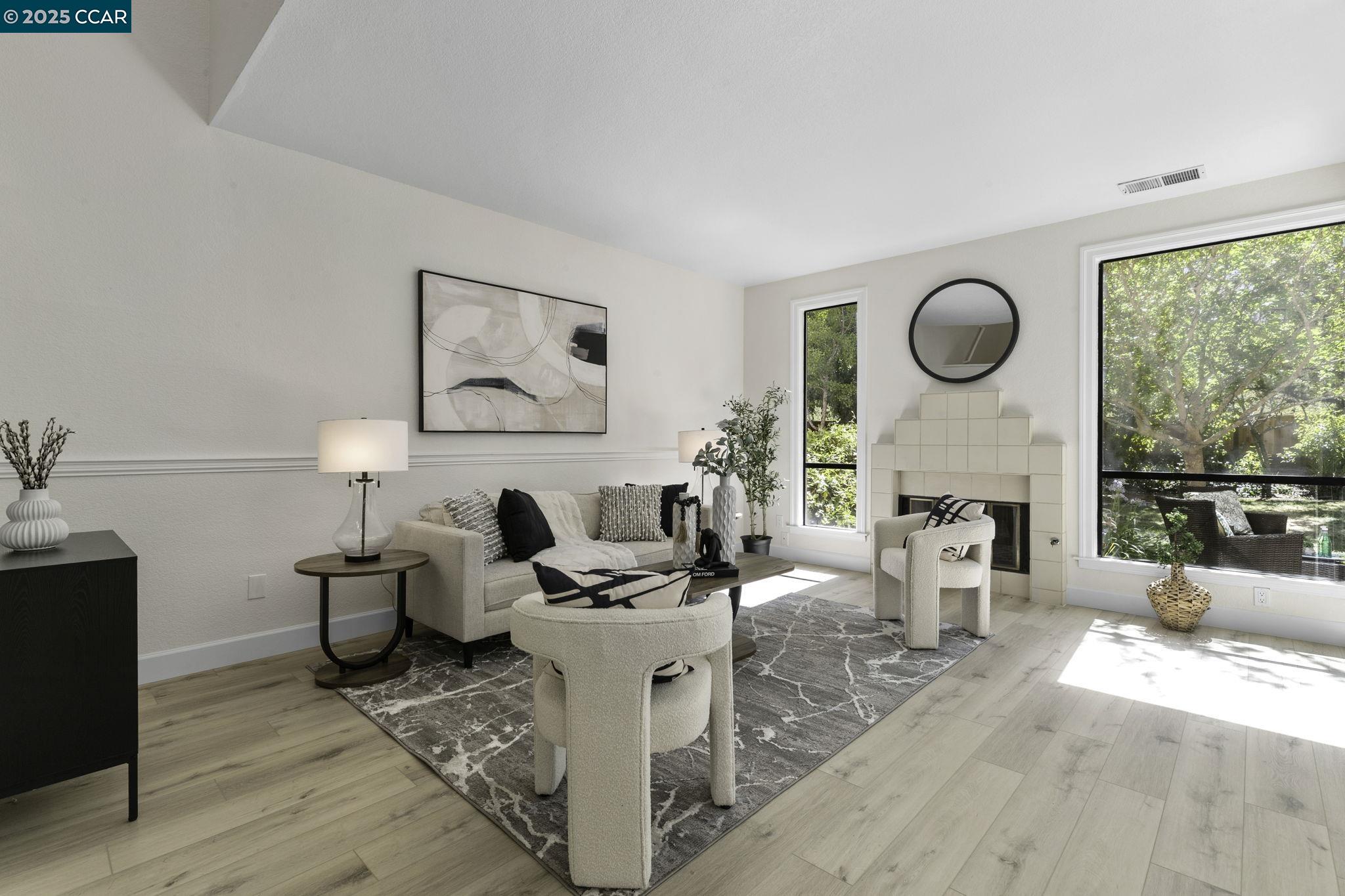 Photo #5: 41105765 Listing 