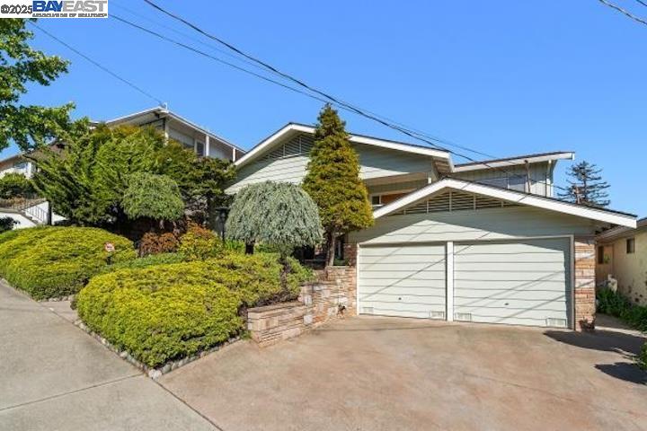 4120 Rhoda Ave, Oakland, California 94602, 3 Bedrooms Bedrooms, 7 Rooms Rooms,3 BathroomsBathrooms,Residential Lease,For Rent,4120 Rhoda Ave,41105767