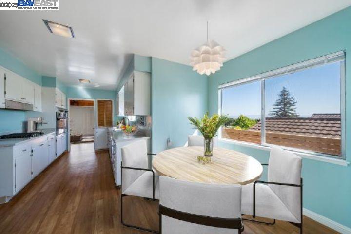 4120 Rhoda Ave, Oakland, California 94602, 3 Bedrooms Bedrooms, 7 Rooms Rooms,3 BathroomsBathrooms,Residential Lease,For Rent,4120 Rhoda Ave,41105767
