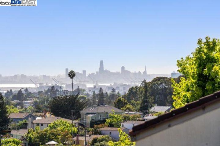 4120 Rhoda Ave, Oakland, California 94602, 3 Bedrooms Bedrooms, 7 Rooms Rooms,3 BathroomsBathrooms,Residential Lease,For Rent,4120 Rhoda Ave,41105767