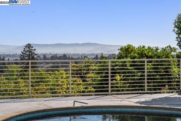 4120 Rhoda Ave, Oakland, California 94602, 3 Bedrooms Bedrooms, 7 Rooms Rooms,3 BathroomsBathrooms,Residential Lease,For Rent,4120 Rhoda Ave,41105767