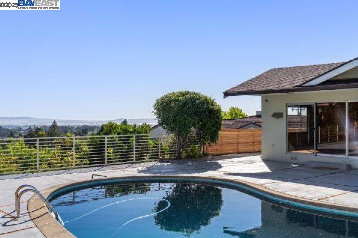 4120 Rhoda Ave, Oakland, California 94602, 3 Bedrooms Bedrooms, 7 Rooms Rooms,3 BathroomsBathrooms,Residential Lease,For Rent,4120 Rhoda Ave,41105767