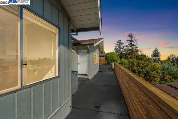 4120 Rhoda Ave, Oakland, California 94602, 3 Bedrooms Bedrooms, 7 Rooms Rooms,3 BathroomsBathrooms,Residential Lease,For Rent,4120 Rhoda Ave,41105767
