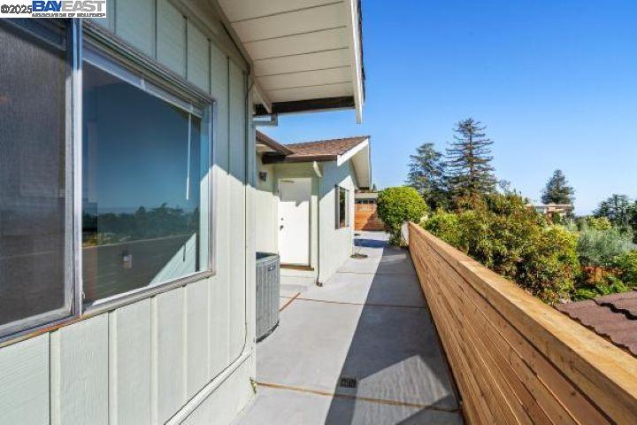 4120 Rhoda Ave, Oakland, California 94602, 3 Bedrooms Bedrooms, 7 Rooms Rooms,3 BathroomsBathrooms,Residential Lease,For Rent,4120 Rhoda Ave,41105767