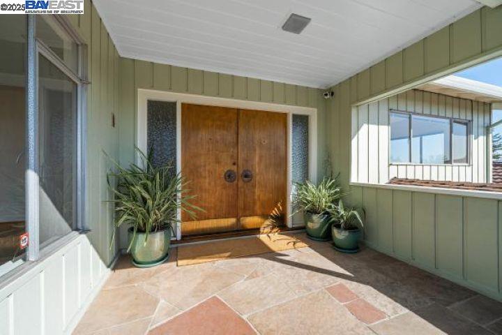 4120 Rhoda Ave, Oakland, California 94602, 3 Bedrooms Bedrooms, 7 Rooms Rooms,3 BathroomsBathrooms,Residential Lease,For Rent,4120 Rhoda Ave,41105767