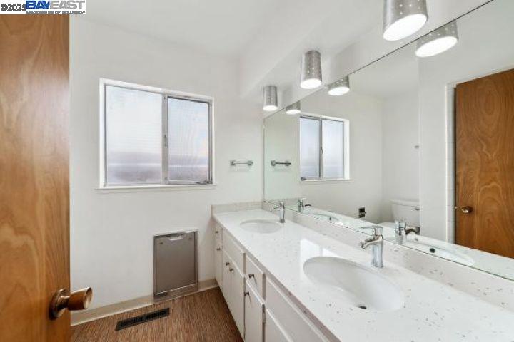 4120 Rhoda Ave, Oakland, California 94602, 3 Bedrooms Bedrooms, 7 Rooms Rooms,3 BathroomsBathrooms,Residential Lease,For Rent,4120 Rhoda Ave,41105767